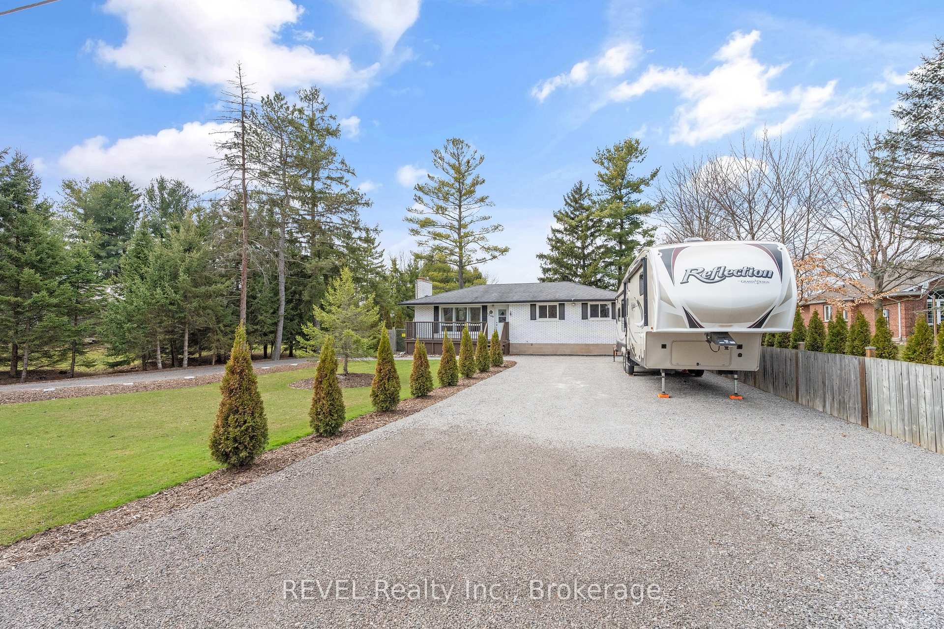 Photo 3 of 1226 Maple Street, Pelham, Fenwick — HOMEH