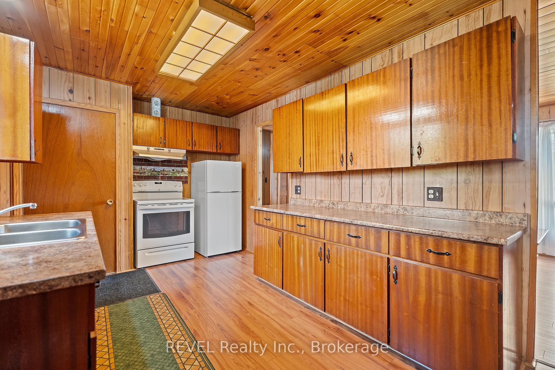 Photo 13 of 1226 Maple Street, Pelham, Fenwick — HOMEH