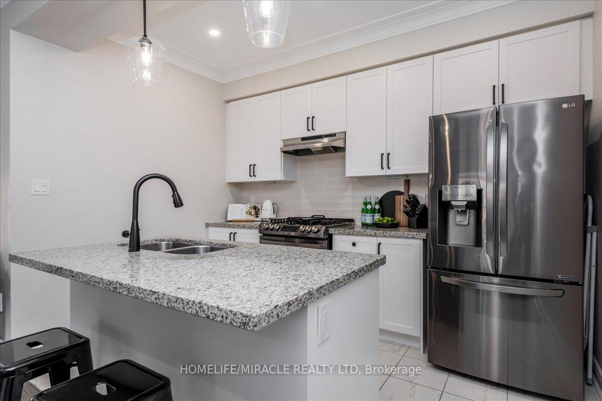 Photo 3 of 133 Arnold Crescent, New Tecumseth, Alliston — HOMEH