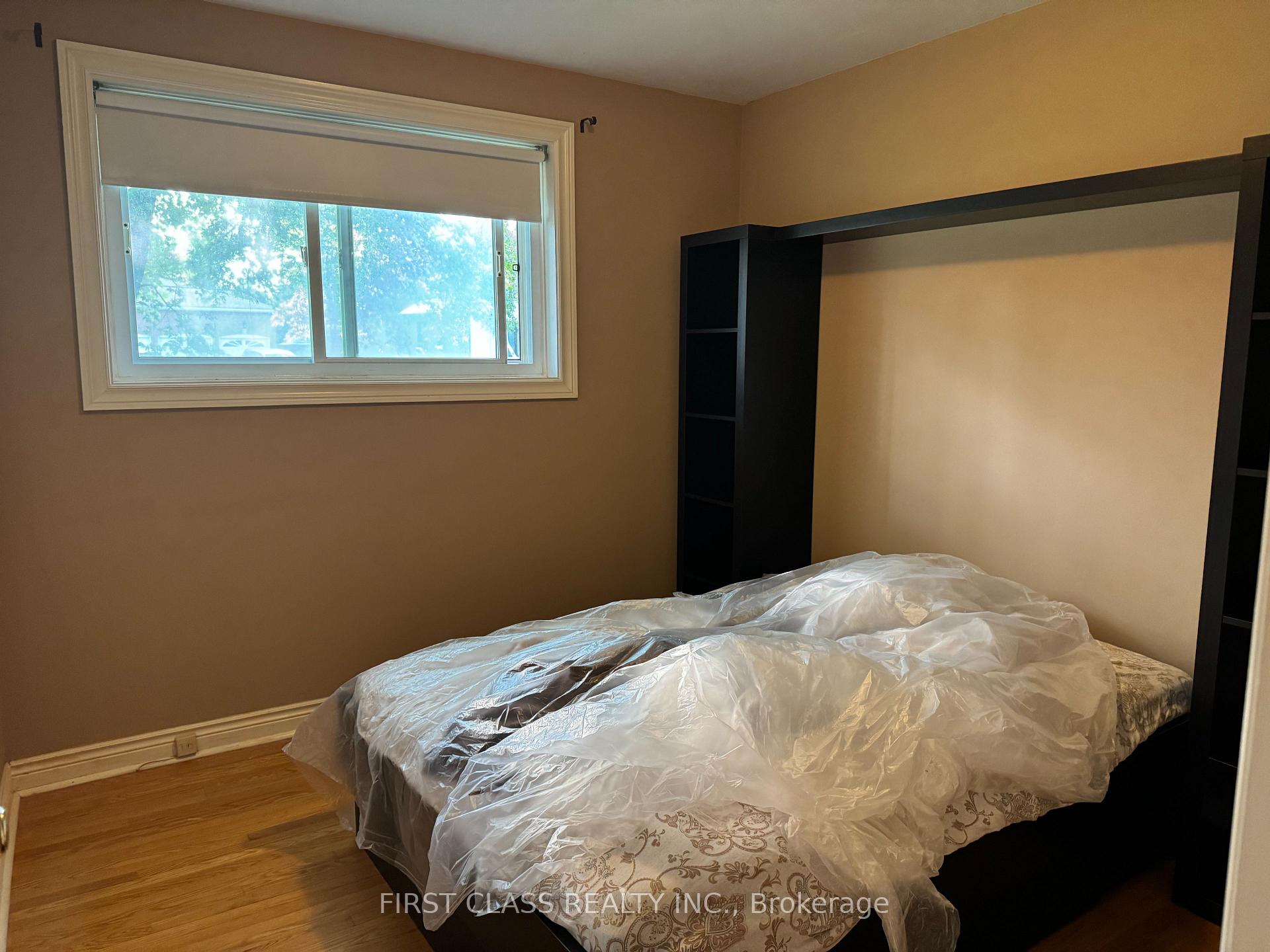 Photo 7 of 23 Oakcrest Avenue, Markham, Village Green-South Unionville — HOMEH