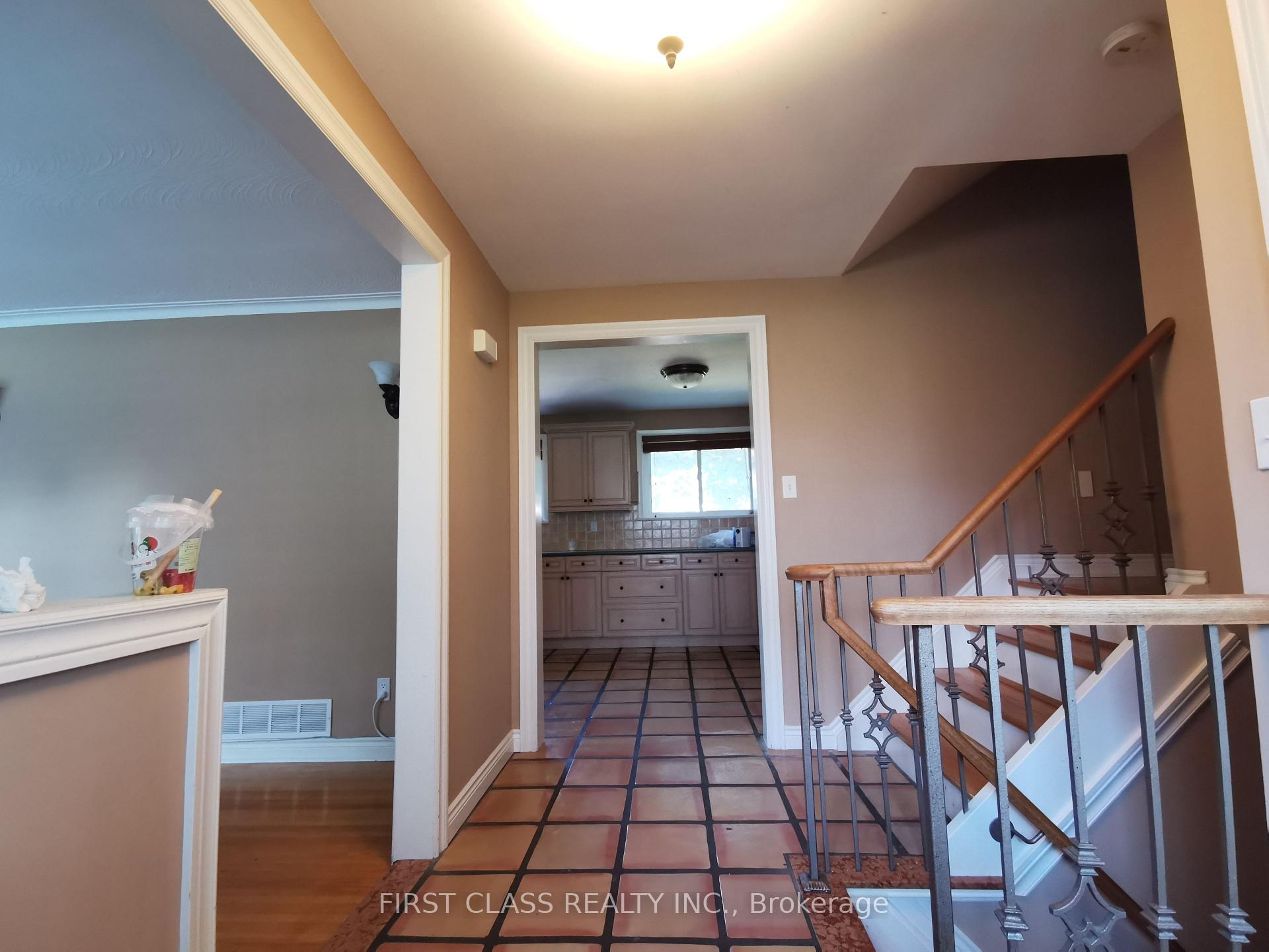 Photo 11 of 23 Oakcrest Avenue, Markham, Village Green-South Unionville — HOMEH