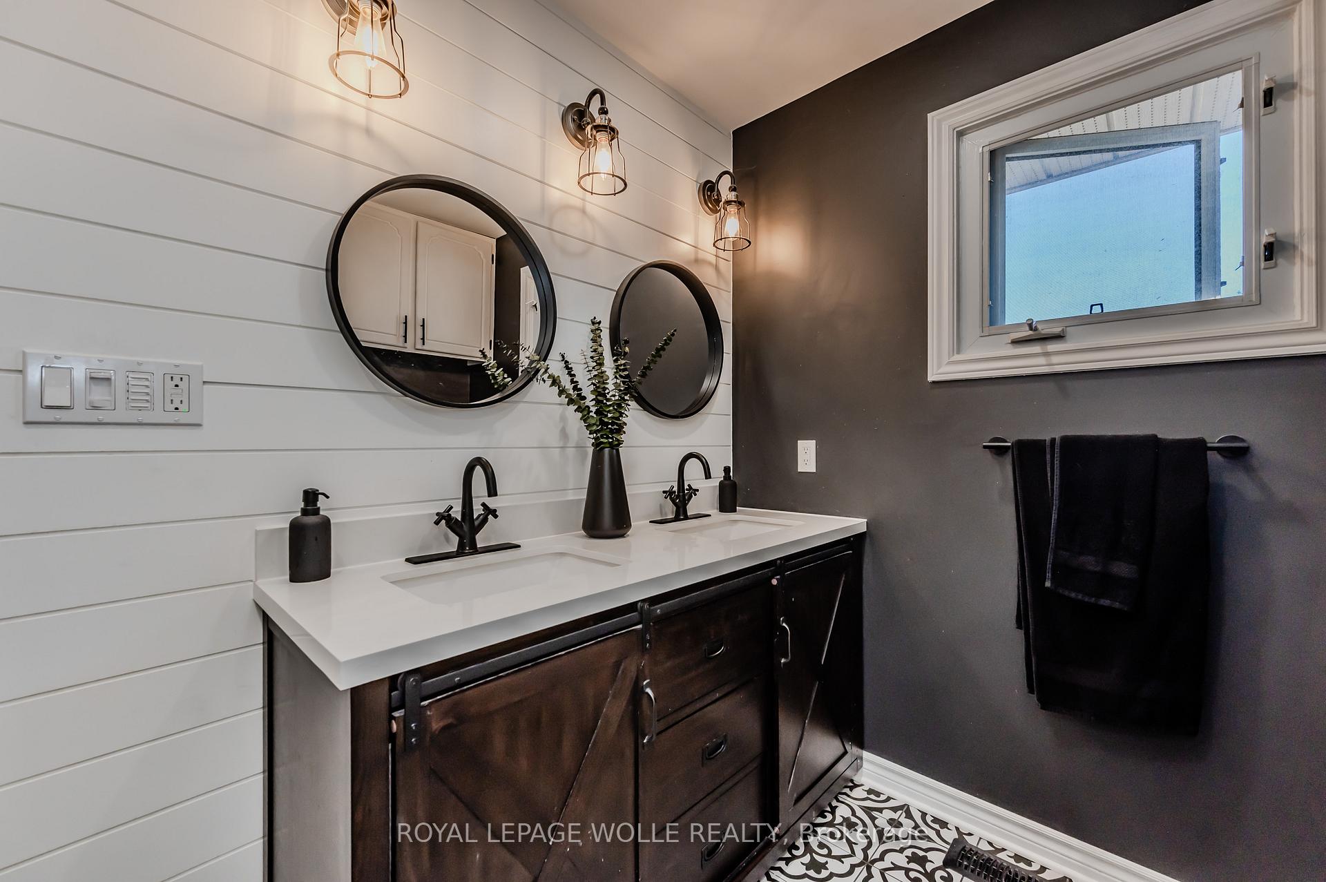 Photo 18 of 769 John Street W, North Perth, Listowel — HOMEH
