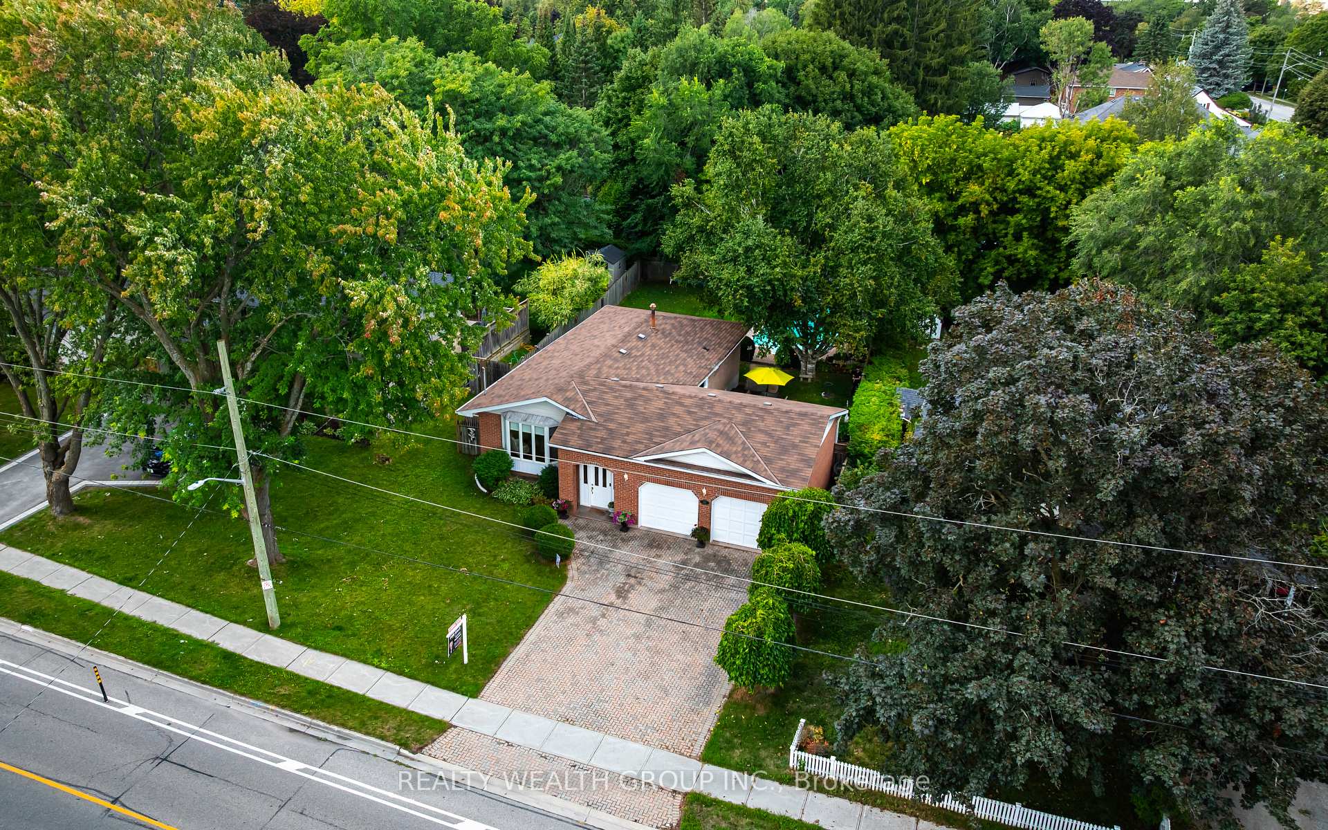 Photo 4 of 86 Alexander Road W, Newmarket, Gorham-College Manor — HOMEH