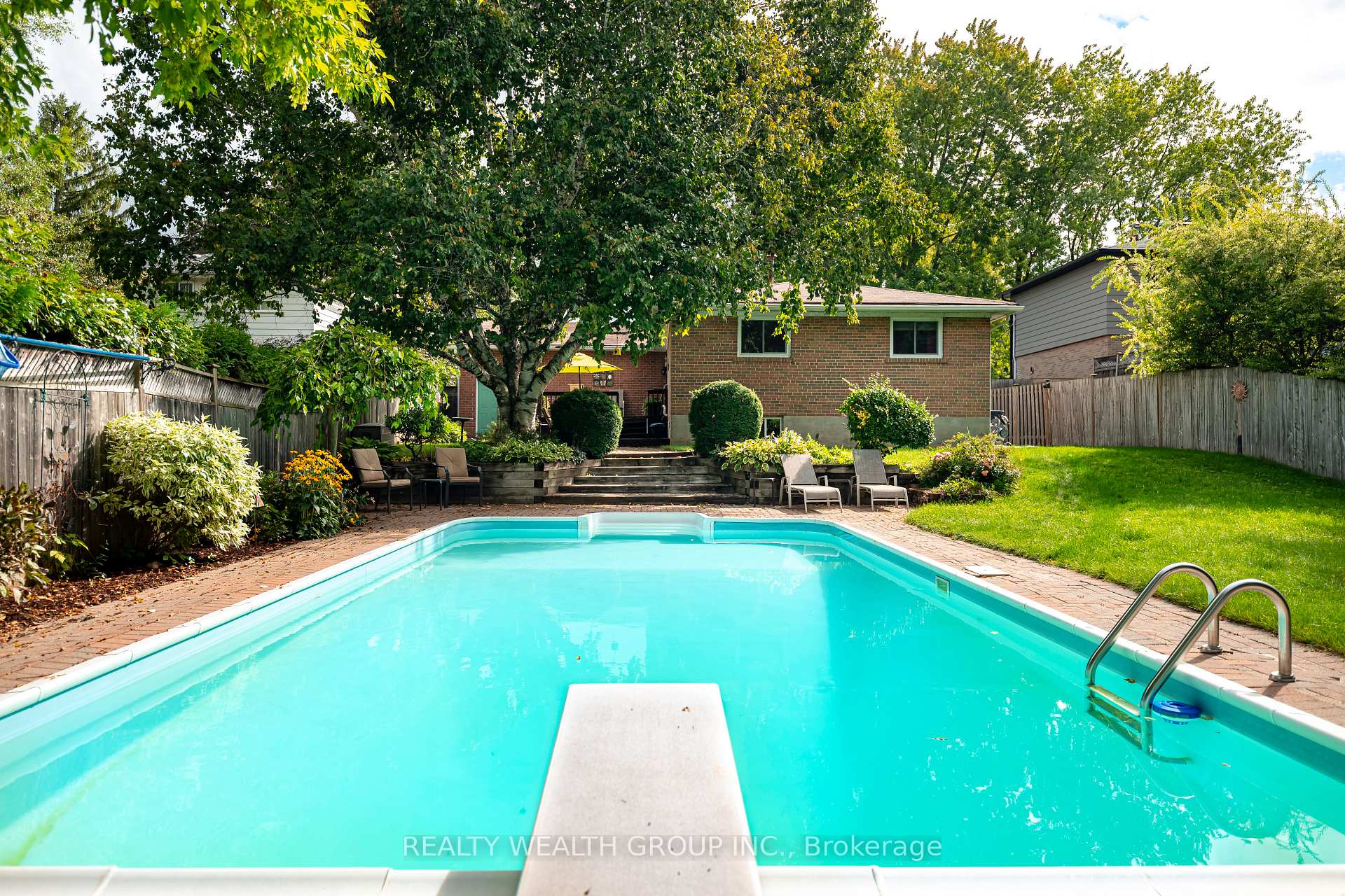 Photo 6 of 86 Alexander Road W, Newmarket, Gorham-College Manor — HOMEH
