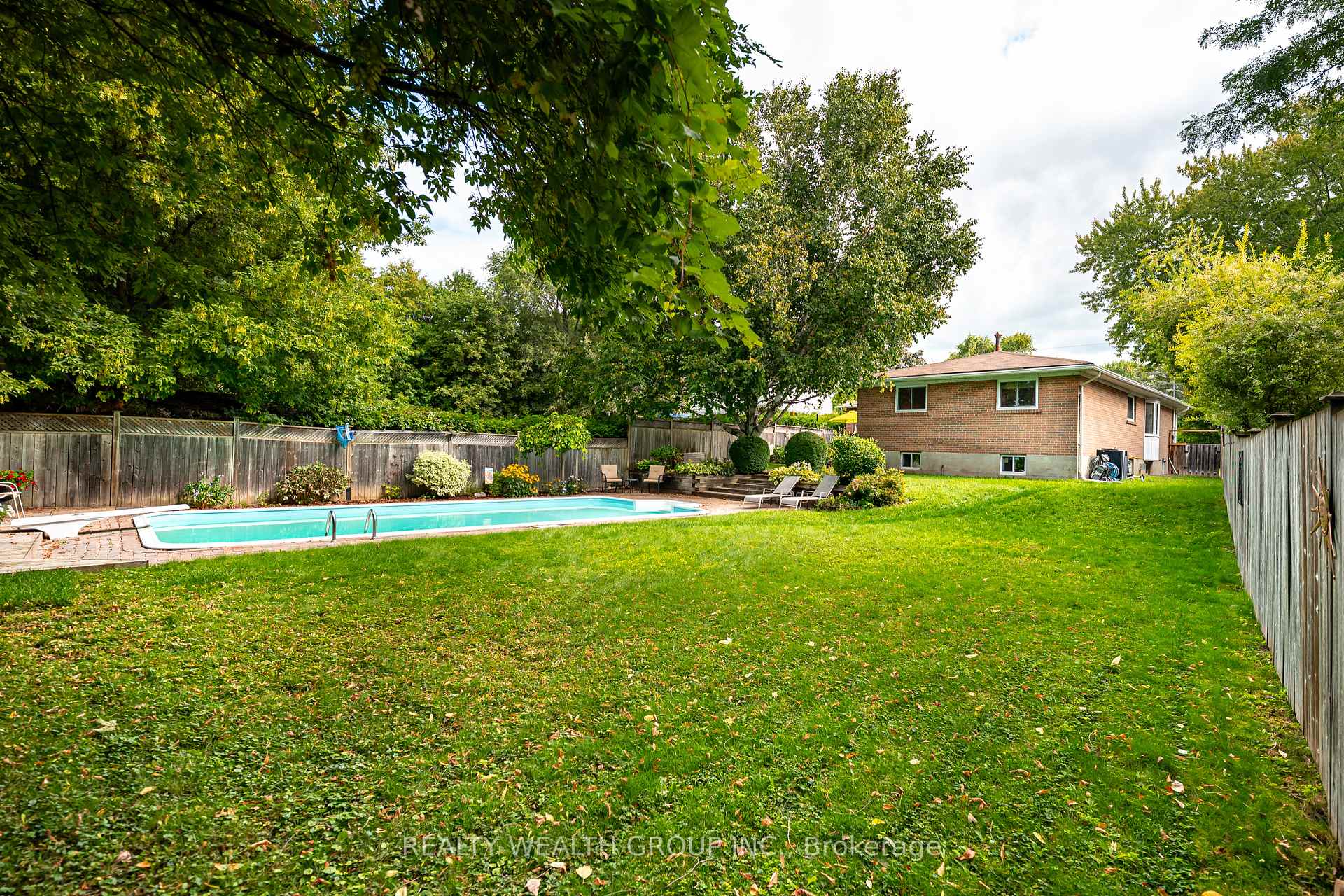 Photo 7 of 86 Alexander Road W, Newmarket, Gorham-College Manor — HOMEH