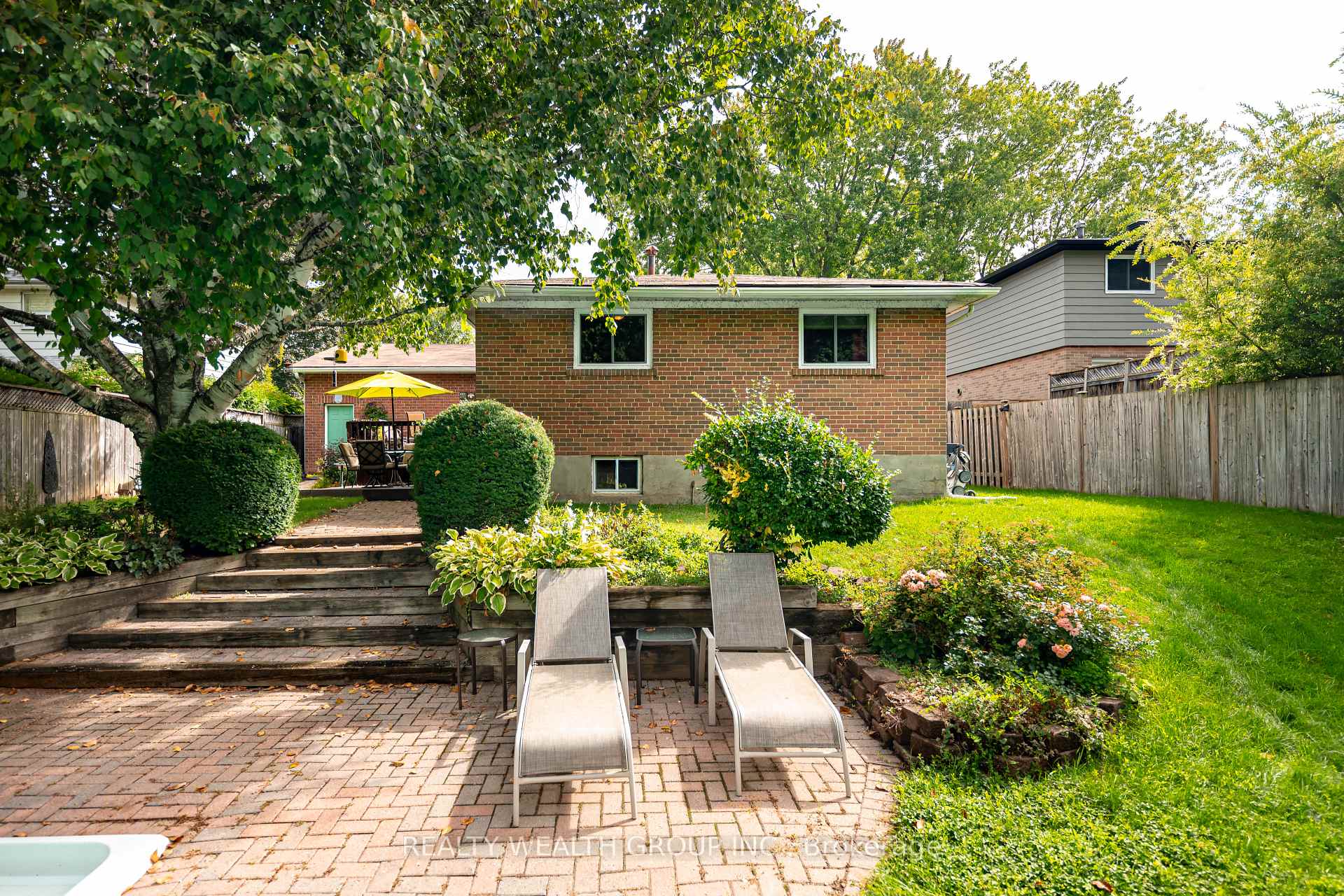 Photo 8 of 86 Alexander Road W, Newmarket, Gorham-College Manor — HOMEH