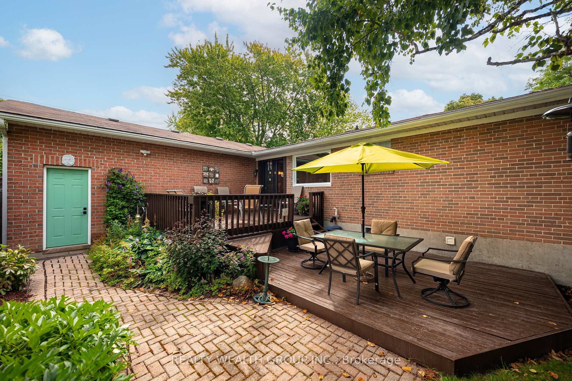 Photo 11 of 86 Alexander Road W, Newmarket, Gorham-College Manor — HOMEH