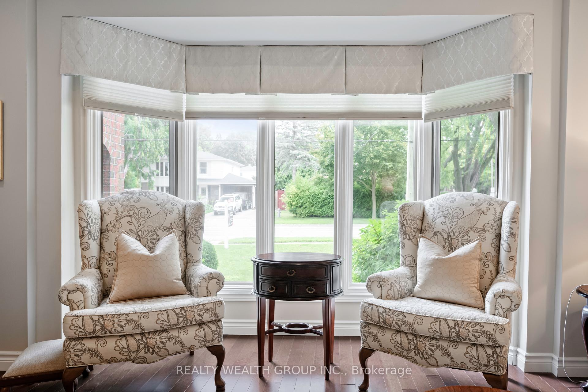 Photo 16 of 86 Alexander Road W, Newmarket, Gorham-College Manor — HOMEH