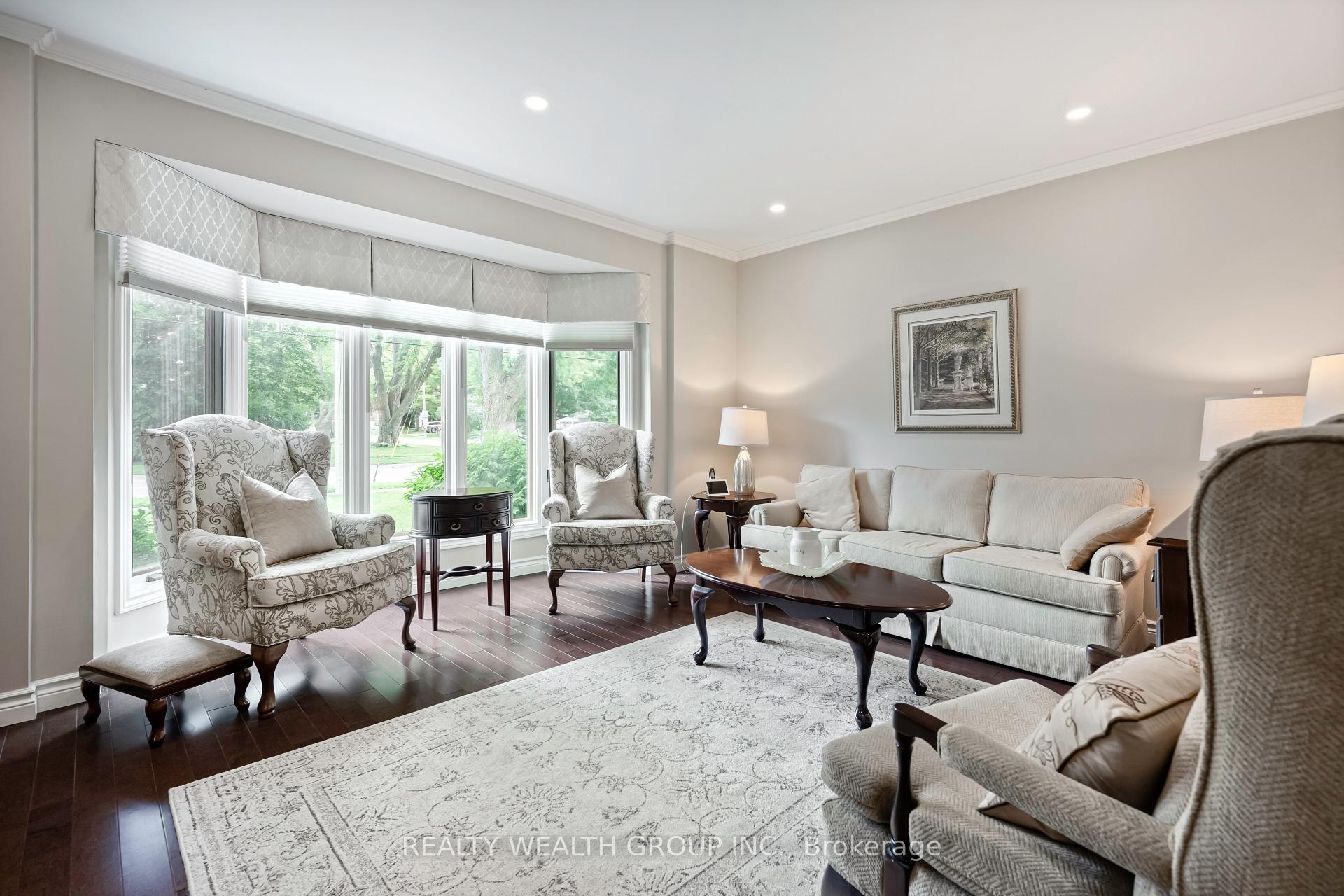 Photo 17 of 86 Alexander Road W, Newmarket, Gorham-College Manor — HOMEH