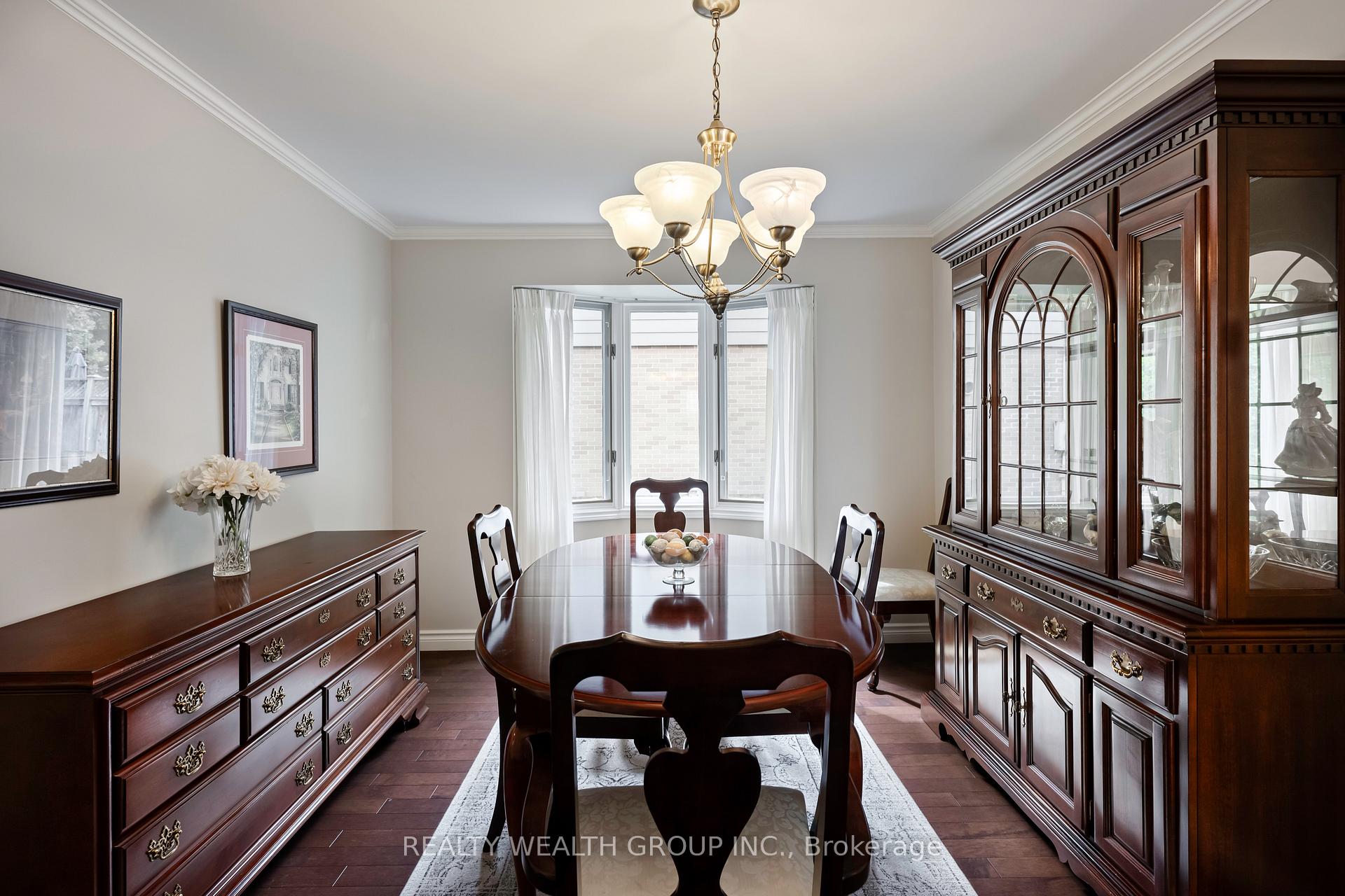 Photo 19 of 86 Alexander Road W, Newmarket, Gorham-College Manor — HOMEH