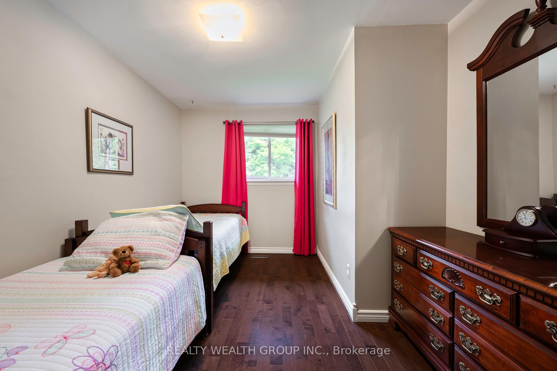 Photo 25 of 86 Alexander Road W, Newmarket, Gorham-College Manor — HOMEH
