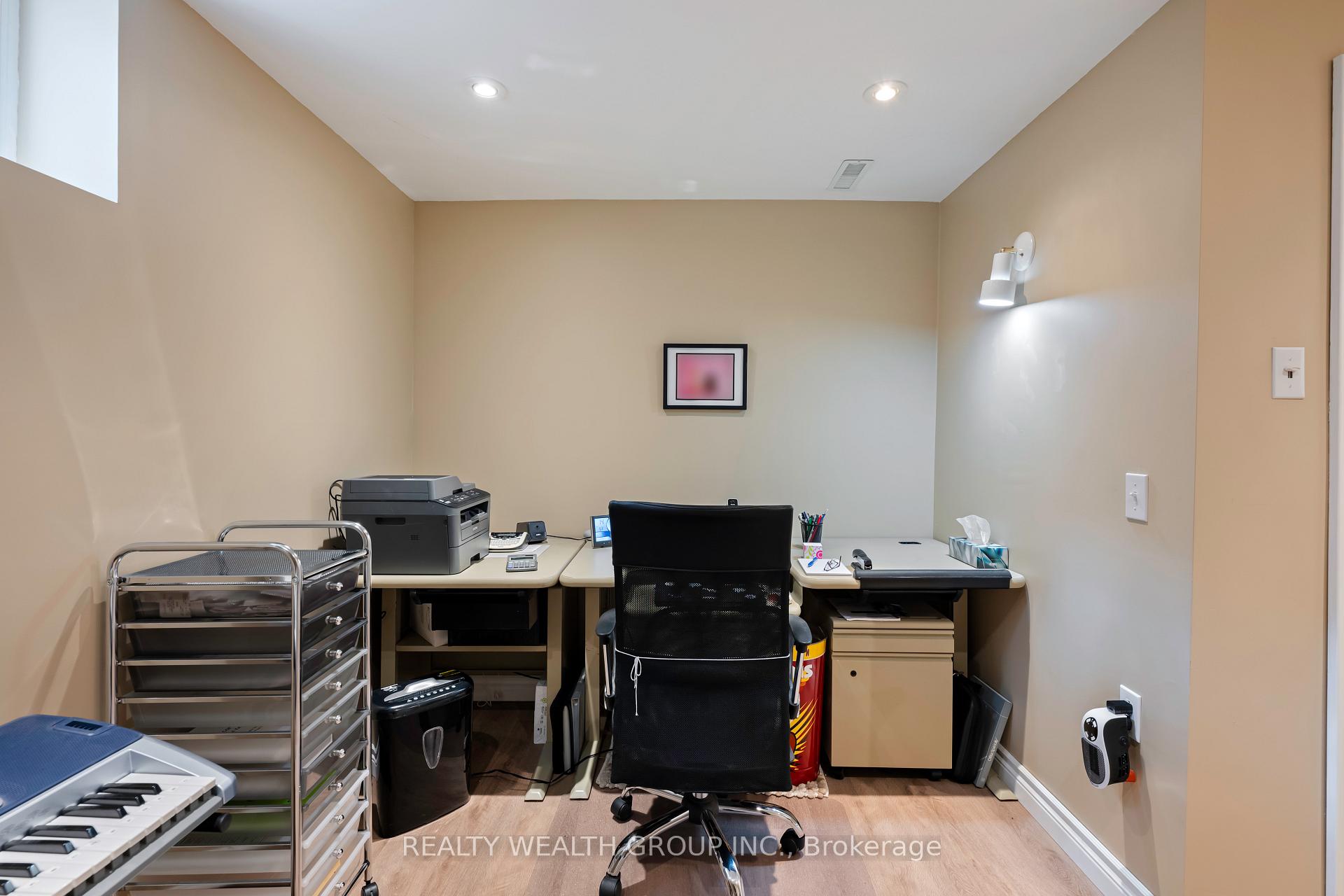 Photo 32 of 86 Alexander Road W, Newmarket, Gorham-College Manor — HOMEH