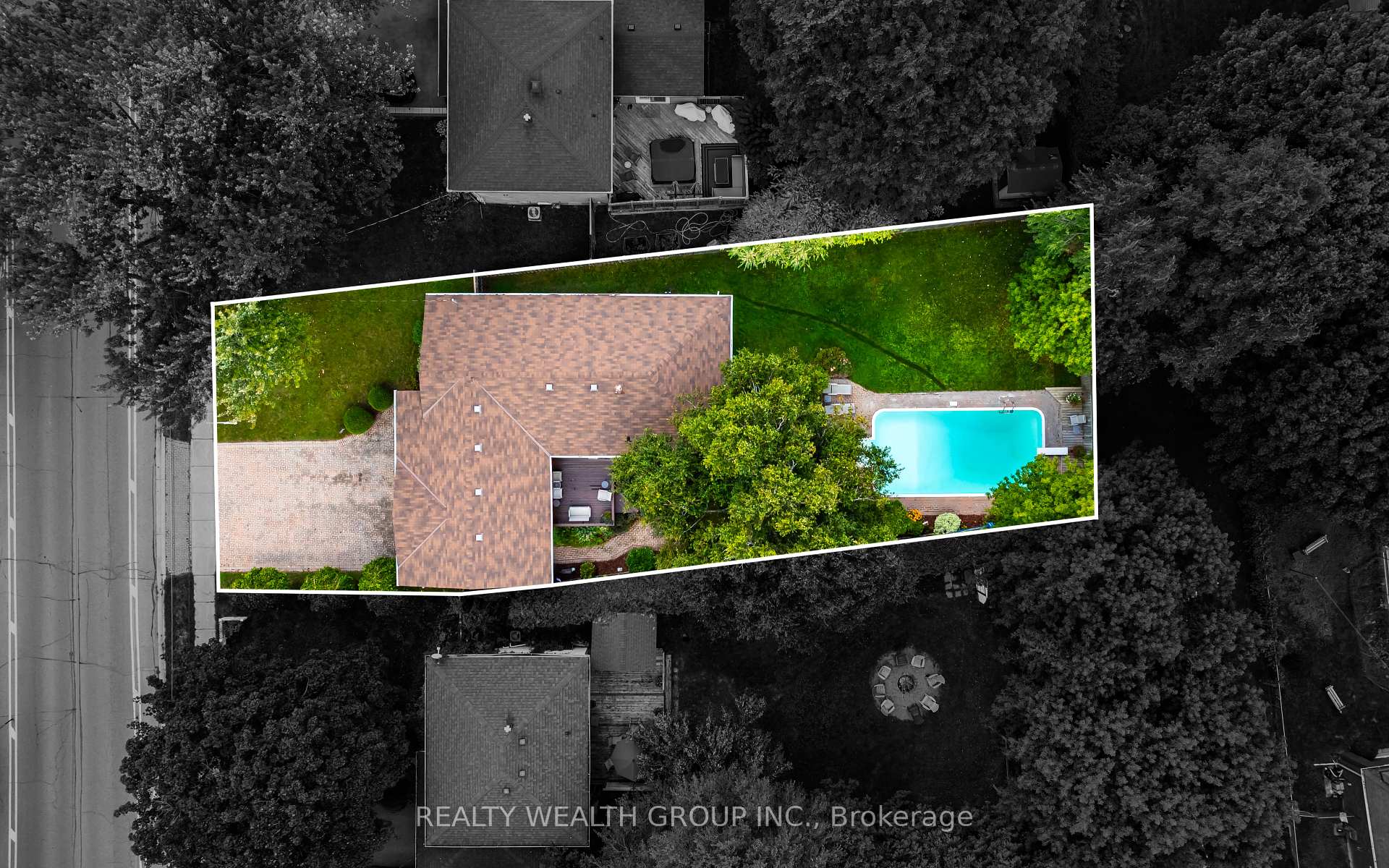 Photo 39 of 86 Alexander Road W, Newmarket, Gorham-College Manor — HOMEH