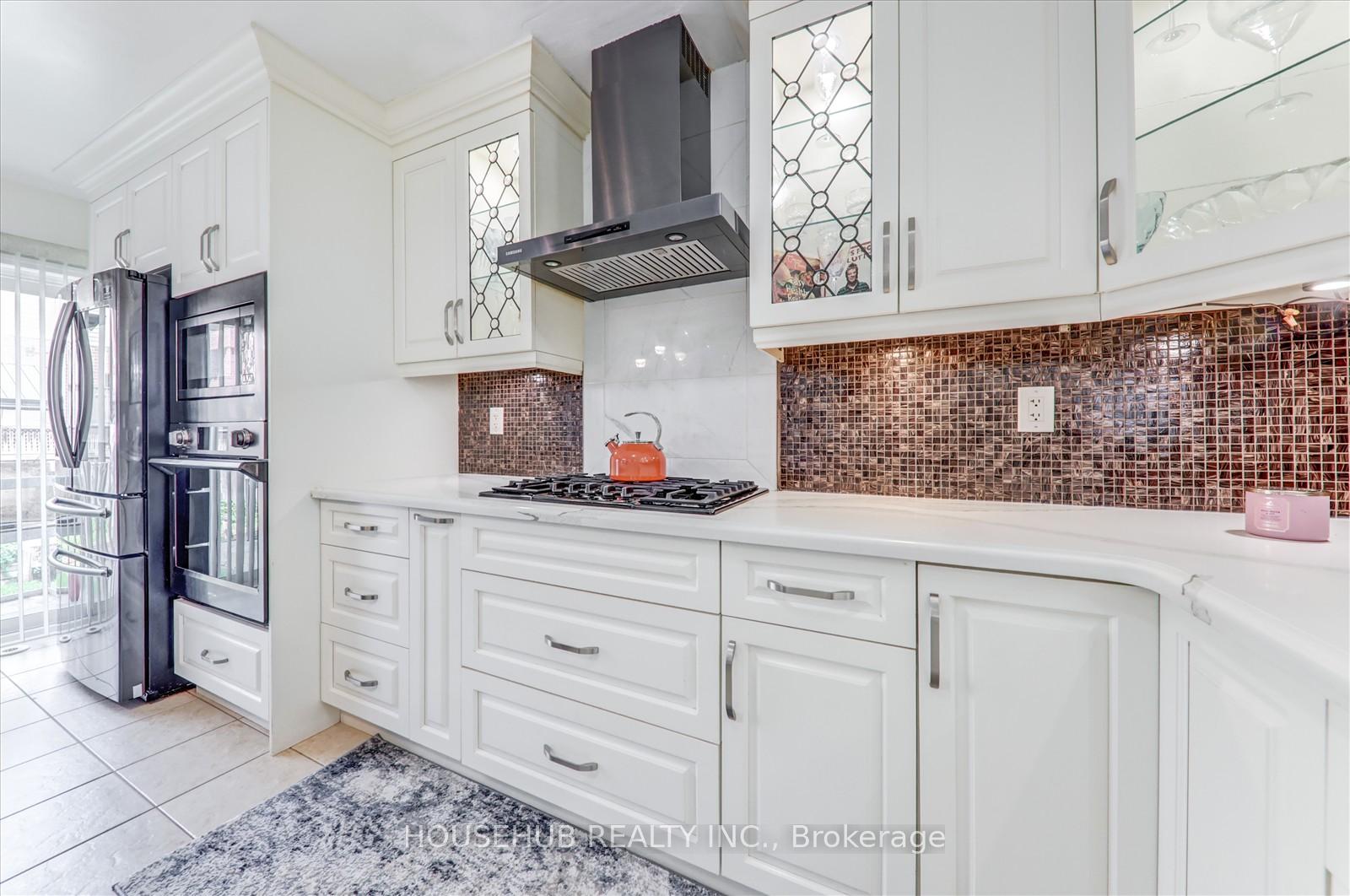 Photo 3 of 697 Ambroise Crescent, Milton, Coates — HOMEH