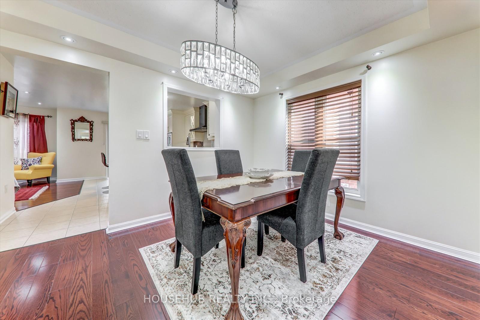 Photo 35 of 697 Ambroise Crescent, Milton, Coates — HOMEH