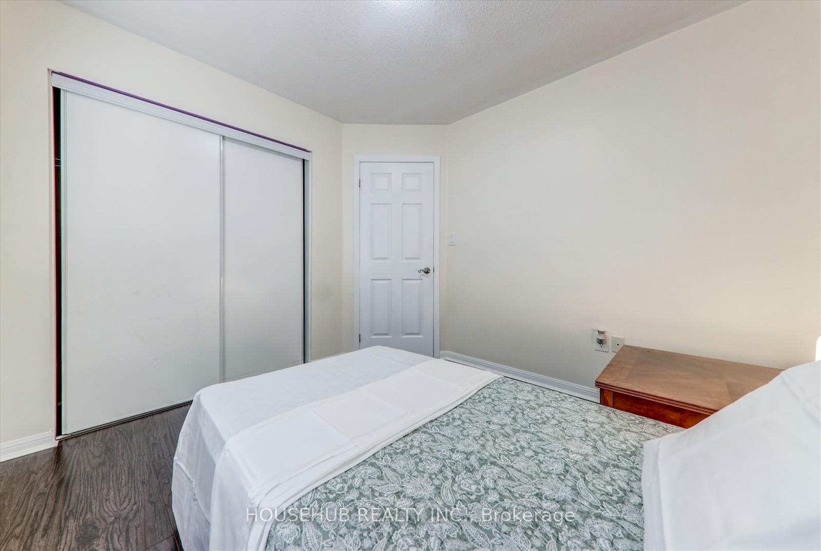 Photo 11 of 697 Ambroise Crescent, Milton, Coates — HOMEH
