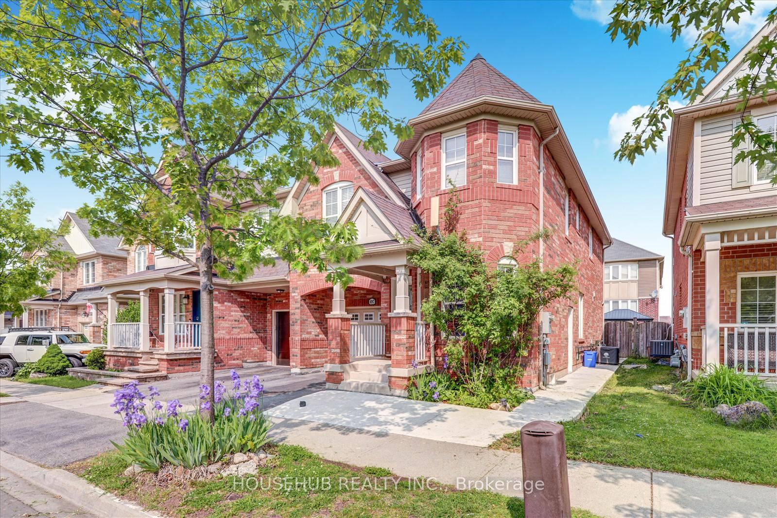 Photo 37 of 697 Ambroise Crescent, Milton, Coates — HOMEH
