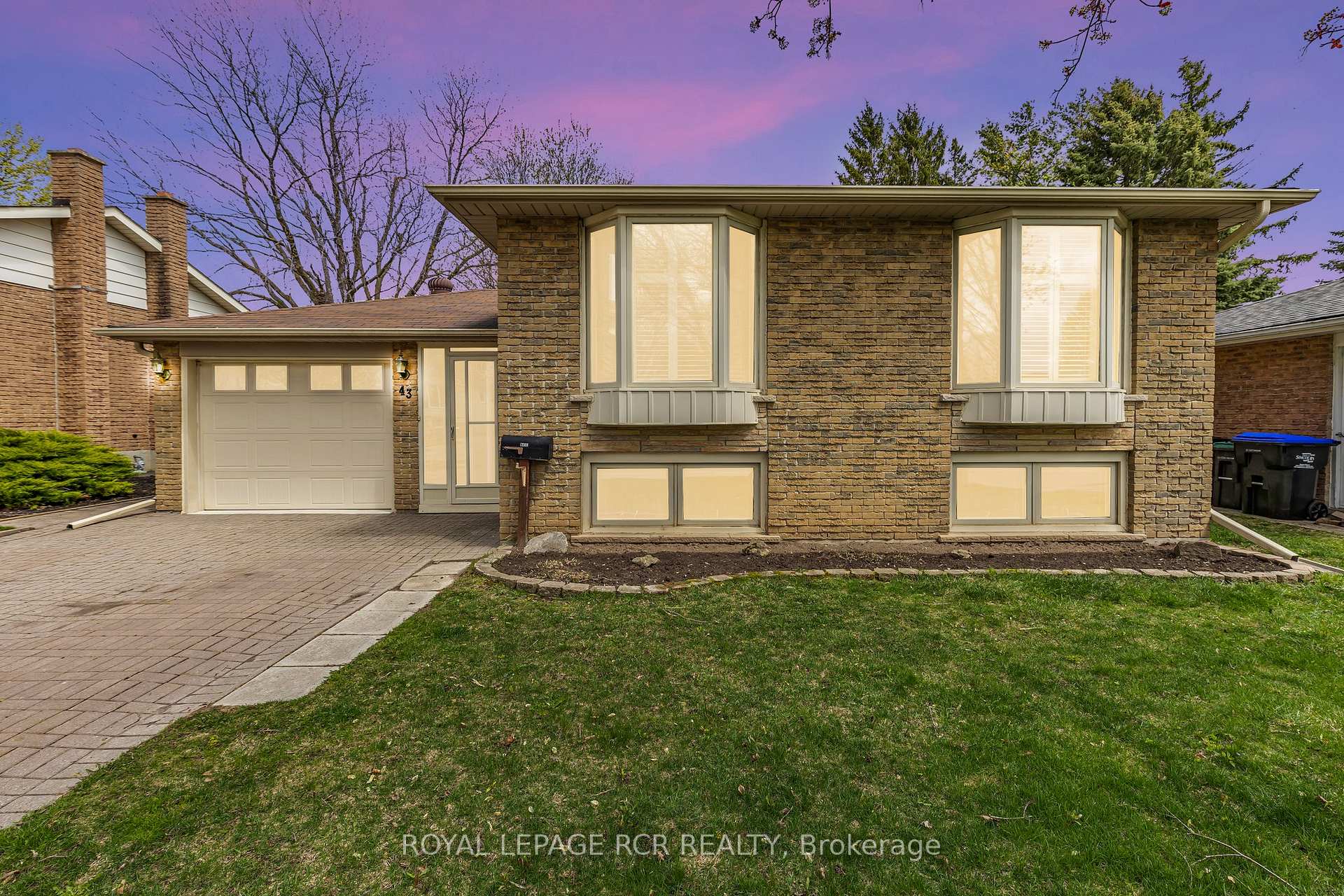 Photo 1 of 43 Mitchell Avenue, New Tecumseth, Alliston — HOMEH