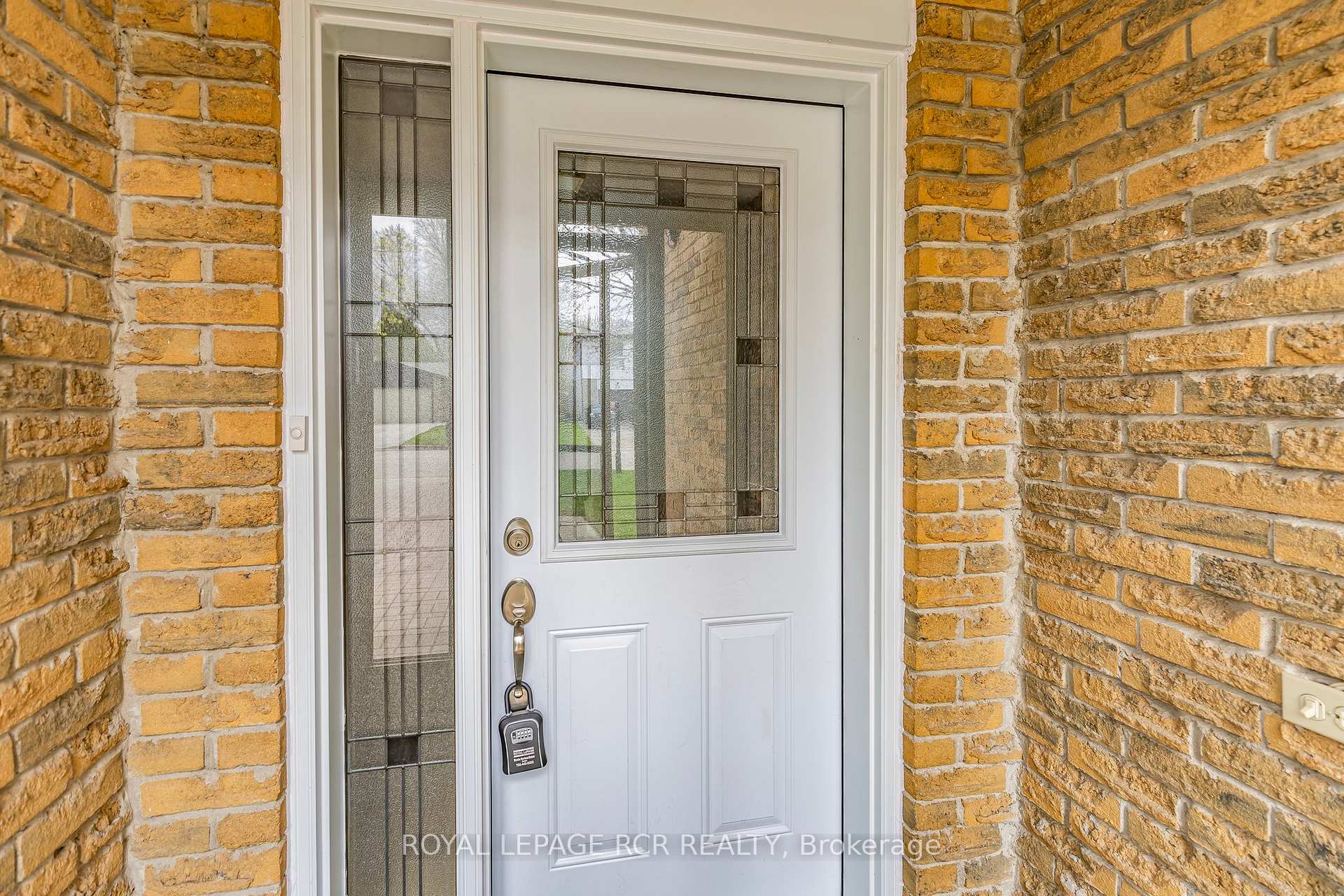 Photo 6 of 43 Mitchell Avenue, New Tecumseth, Alliston — HOMEH
