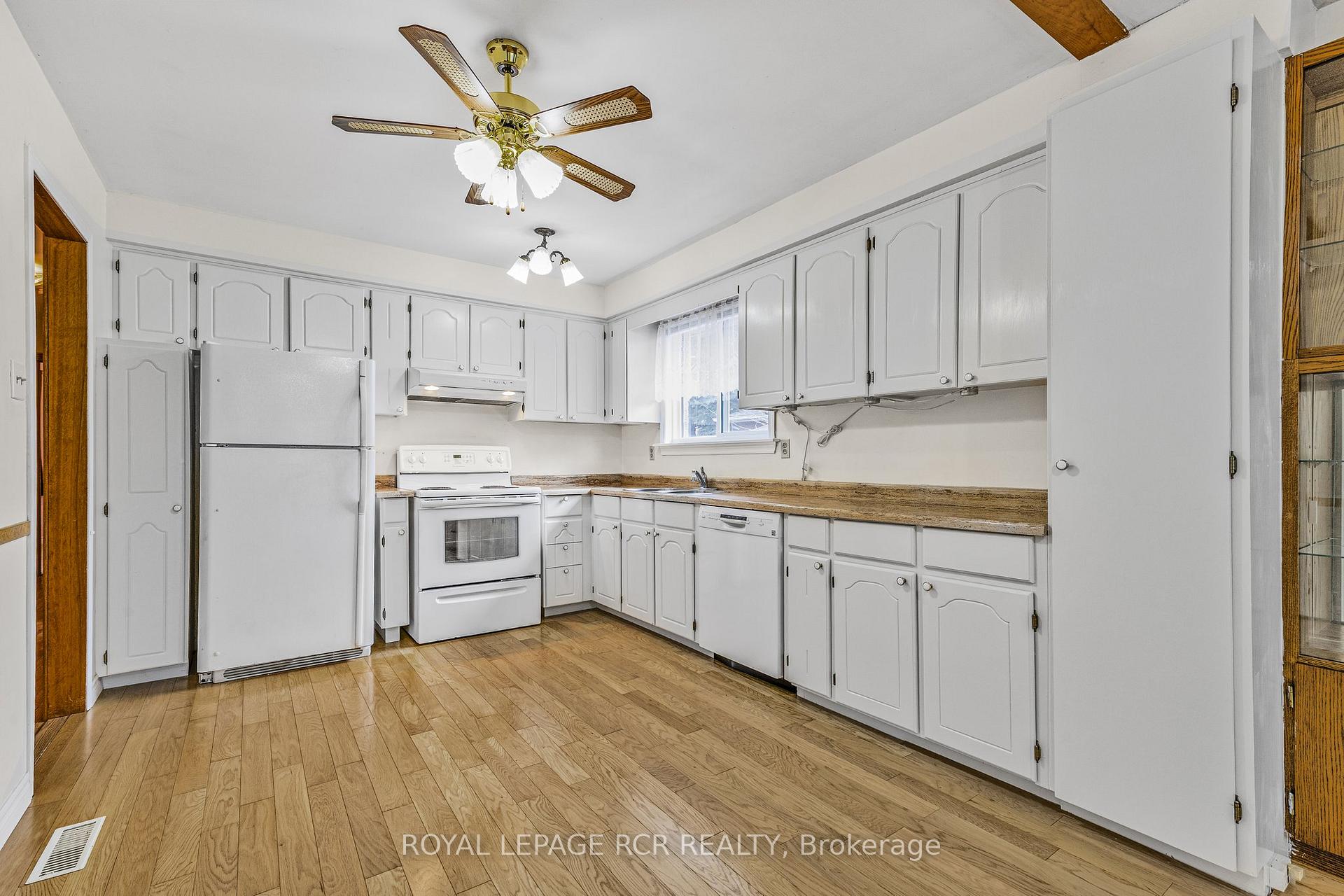 Photo 14 of 43 Mitchell Avenue, New Tecumseth, Alliston — HOMEH