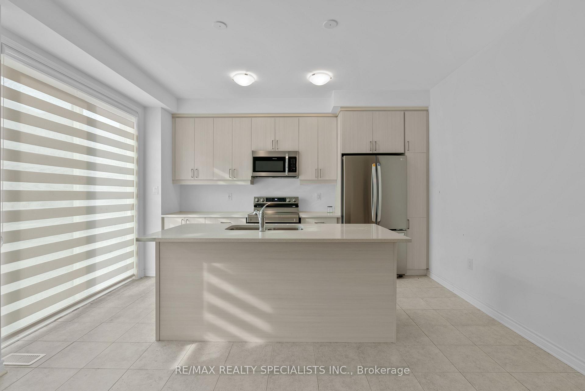 Photo 15 of 1689 Whitlock Avenue, Milton, Bowes — HOMEH