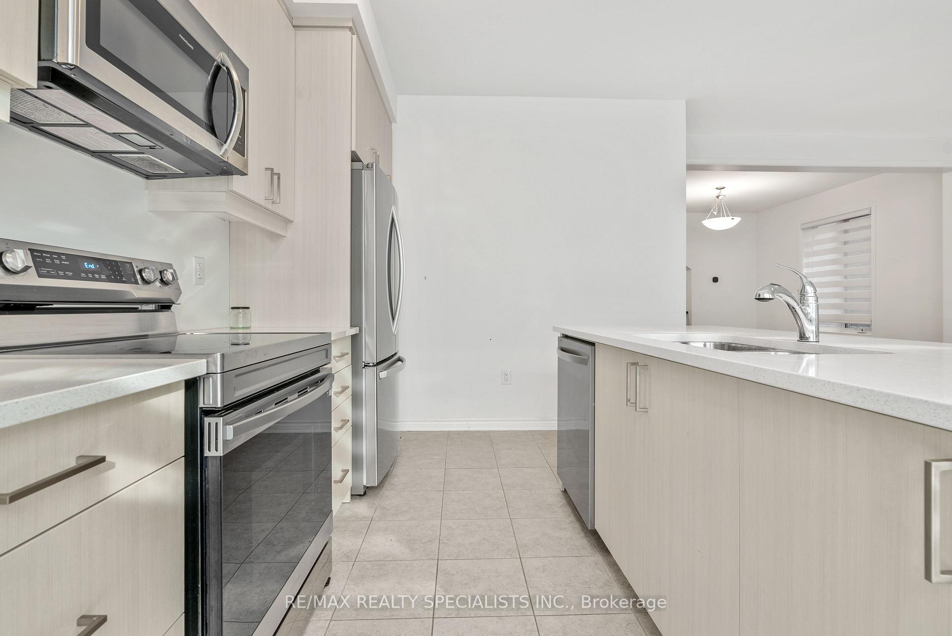 Photo 27 of 1689 Whitlock Avenue, Milton, Bowes — HOMEH
