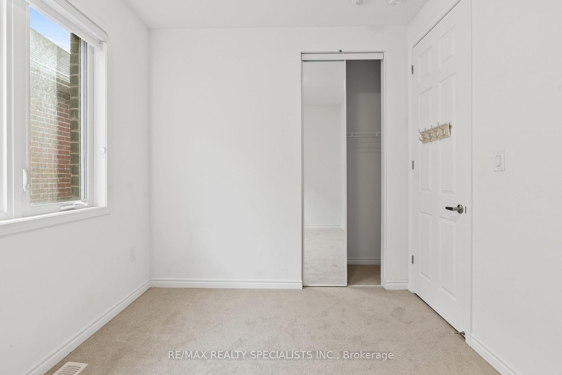 Photo 19 of 1689 Whitlock Avenue, Milton, Bowes — HOMEH