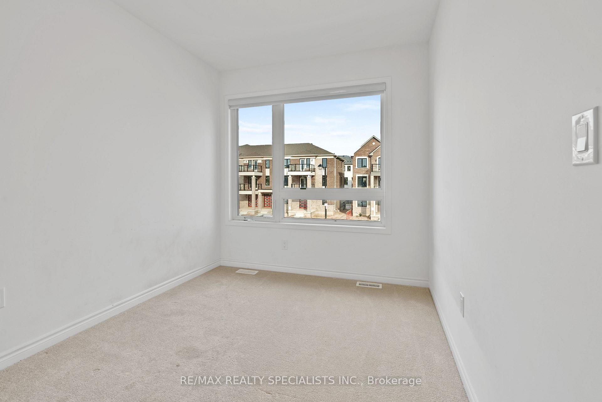 Photo 17 of 1689 Whitlock Avenue, Milton, Bowes — HOMEH