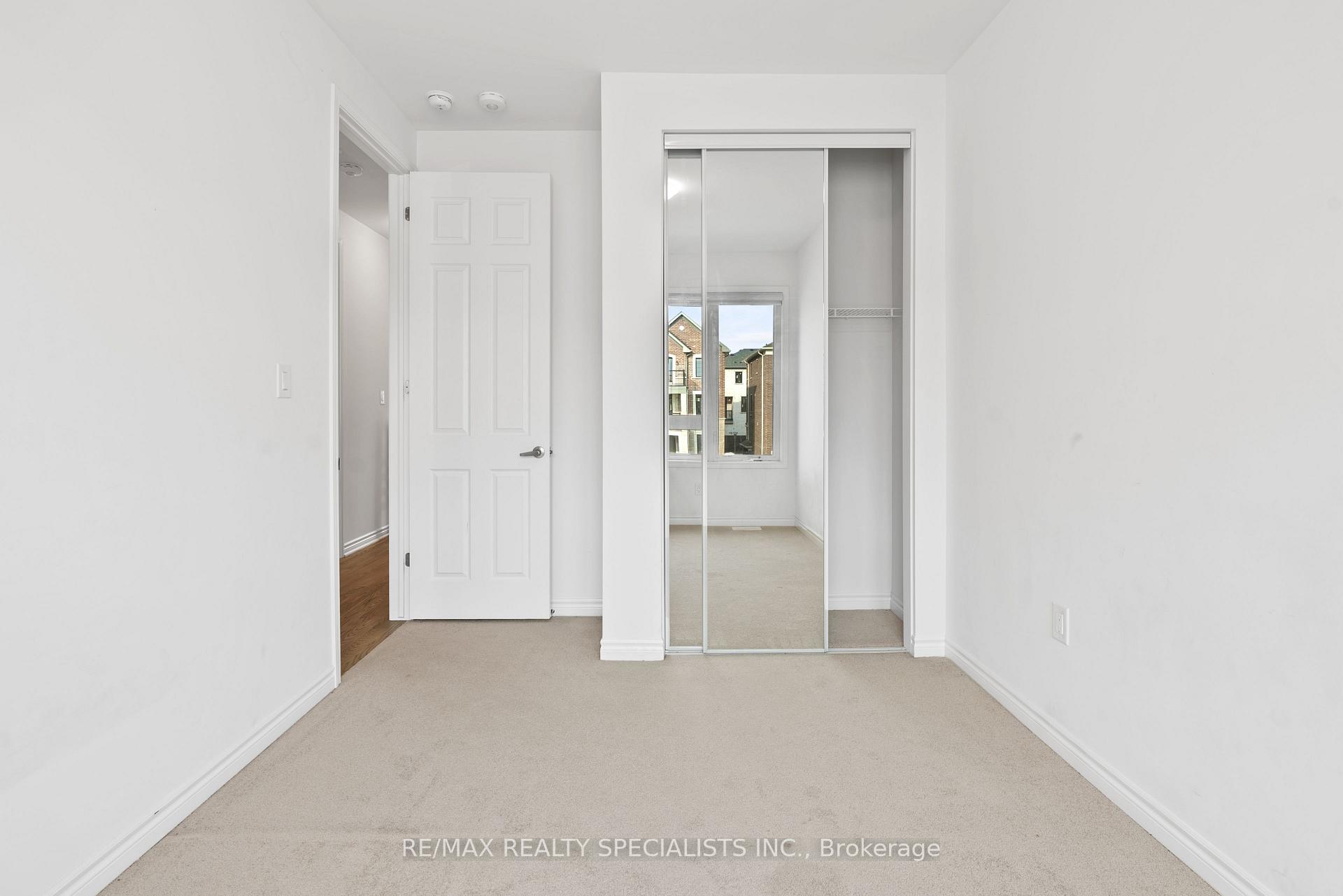 Photo 18 of 1689 Whitlock Avenue, Milton, Bowes — HOMEH