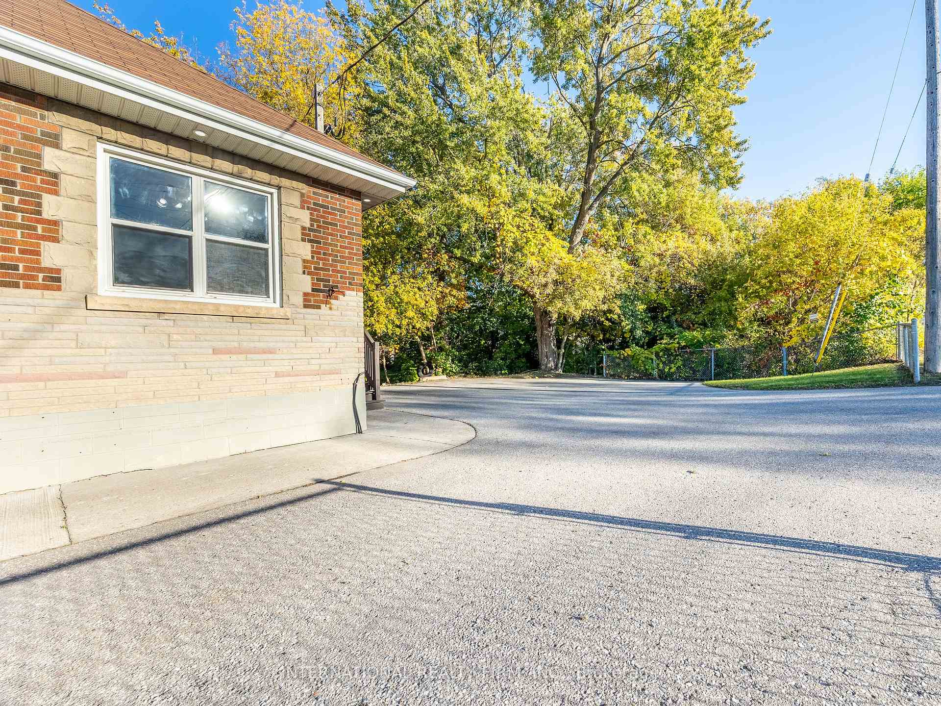 Photo 17 of Unit Basement, 345 Park Road S, Oshawa, Vanier — HOMEH