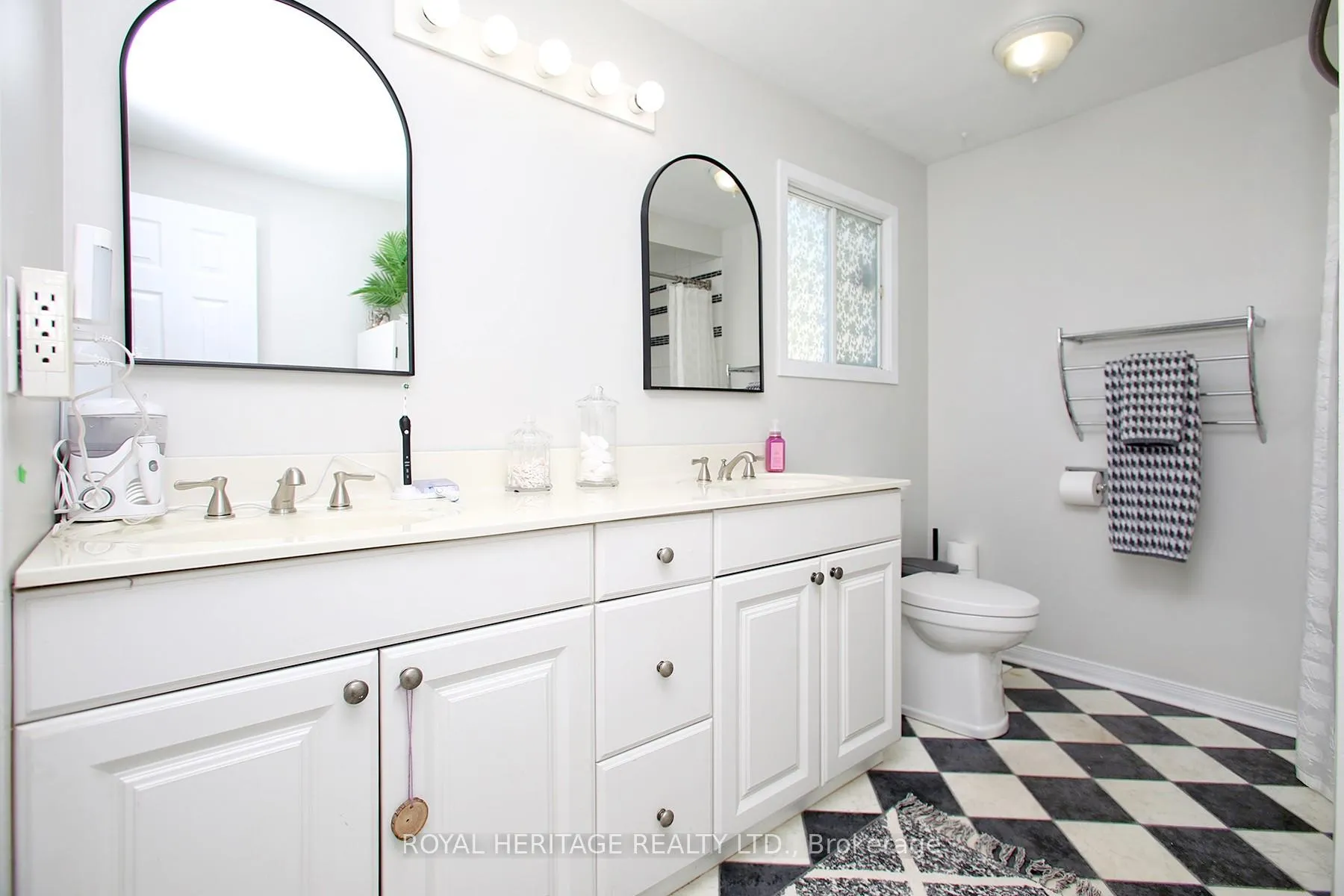 Photo 14 of 205 Northminster Court, Oshawa, Centennial — HOMEH