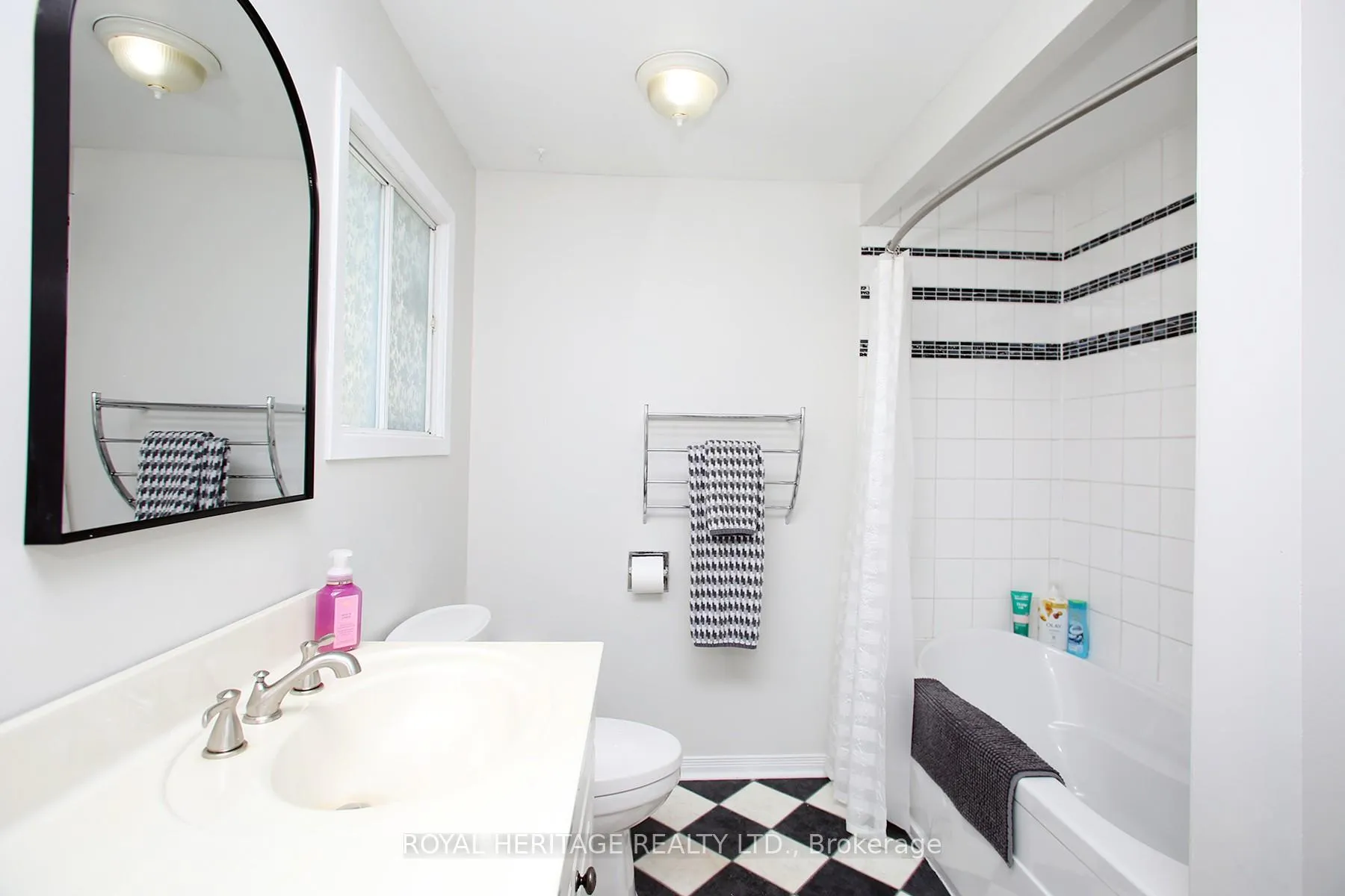 Photo 15 of 205 Northminster Court, Oshawa, Centennial — HOMEH