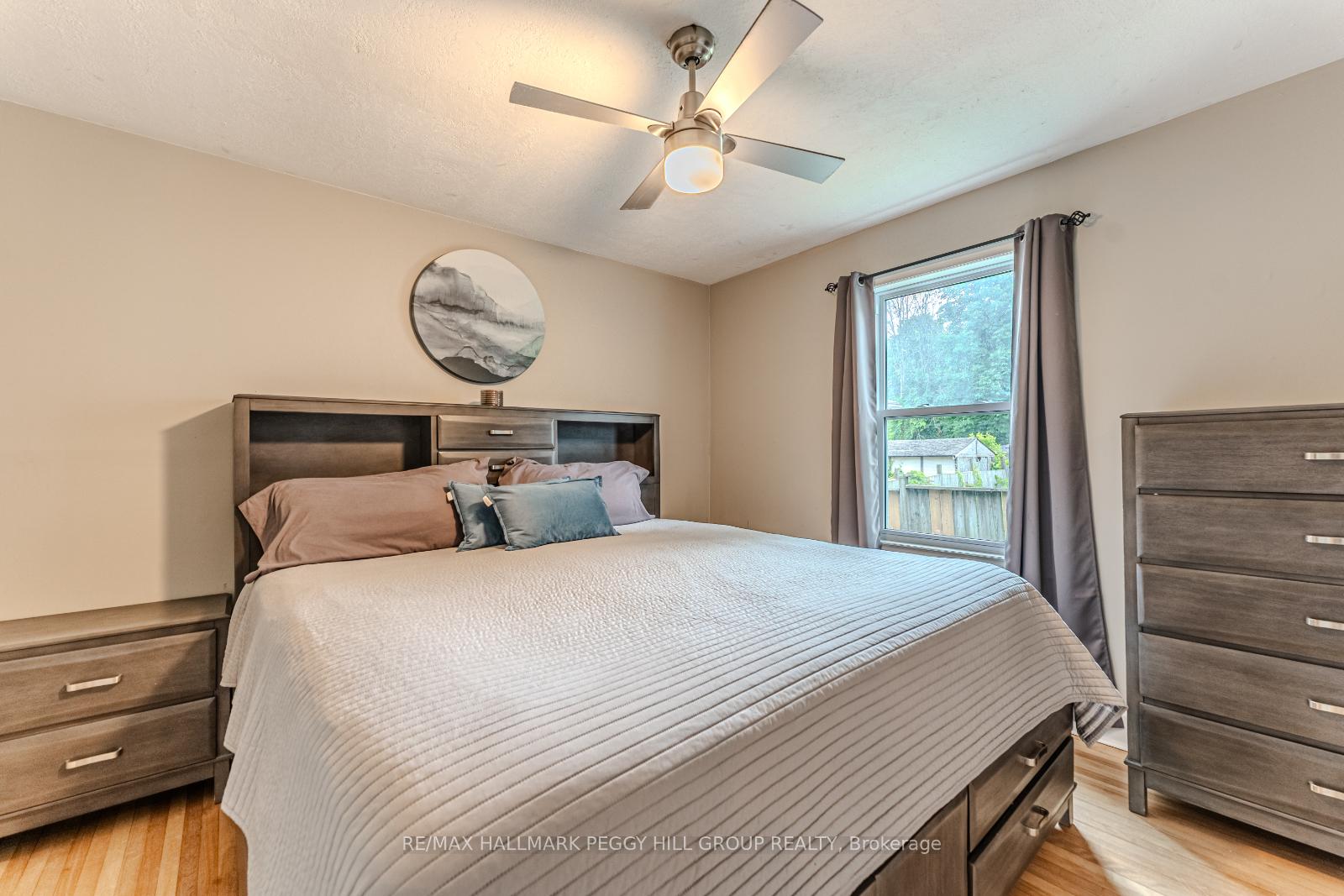 Photo 8 of 142 Dufferin Street, Orillia — HOMEH