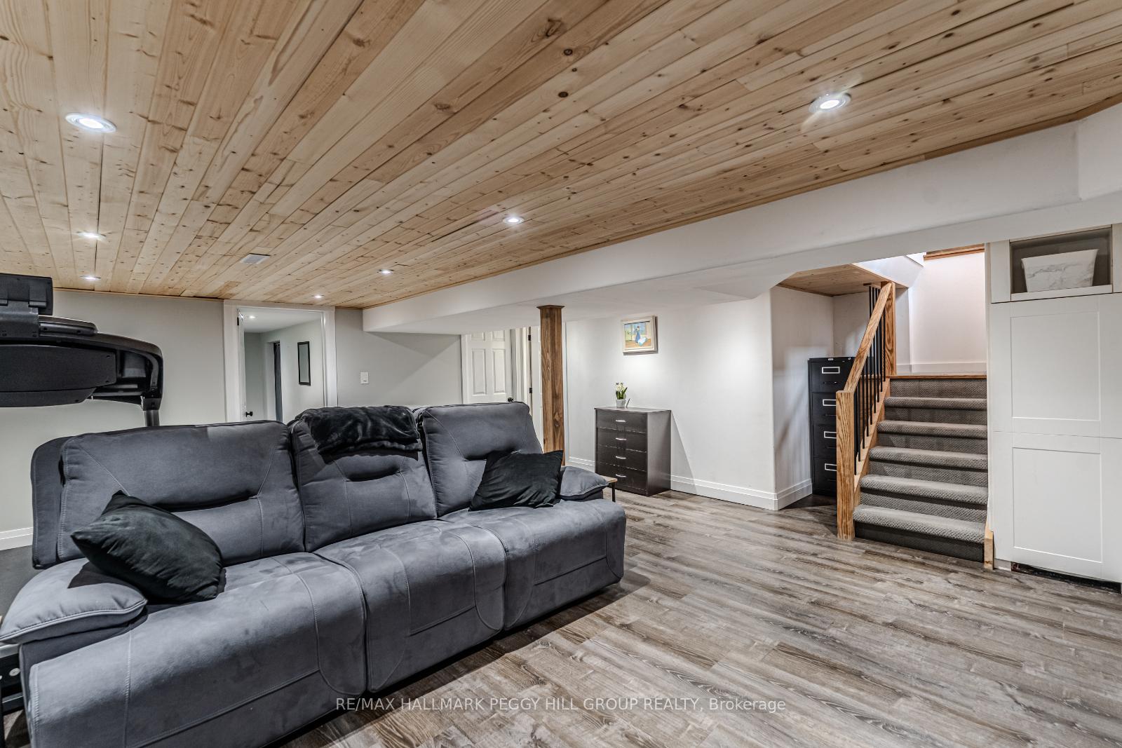 Photo 11 of 142 Dufferin Street, Orillia — HOMEH