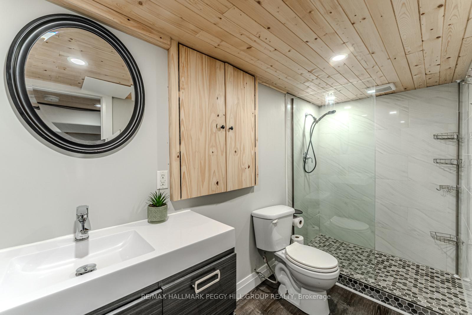 Photo 12 of 142 Dufferin Street, Orillia — HOMEH