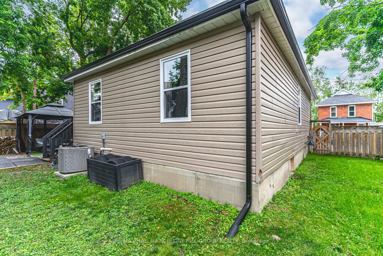 Photo 13 of 142 Dufferin Street, Orillia — HOMEH