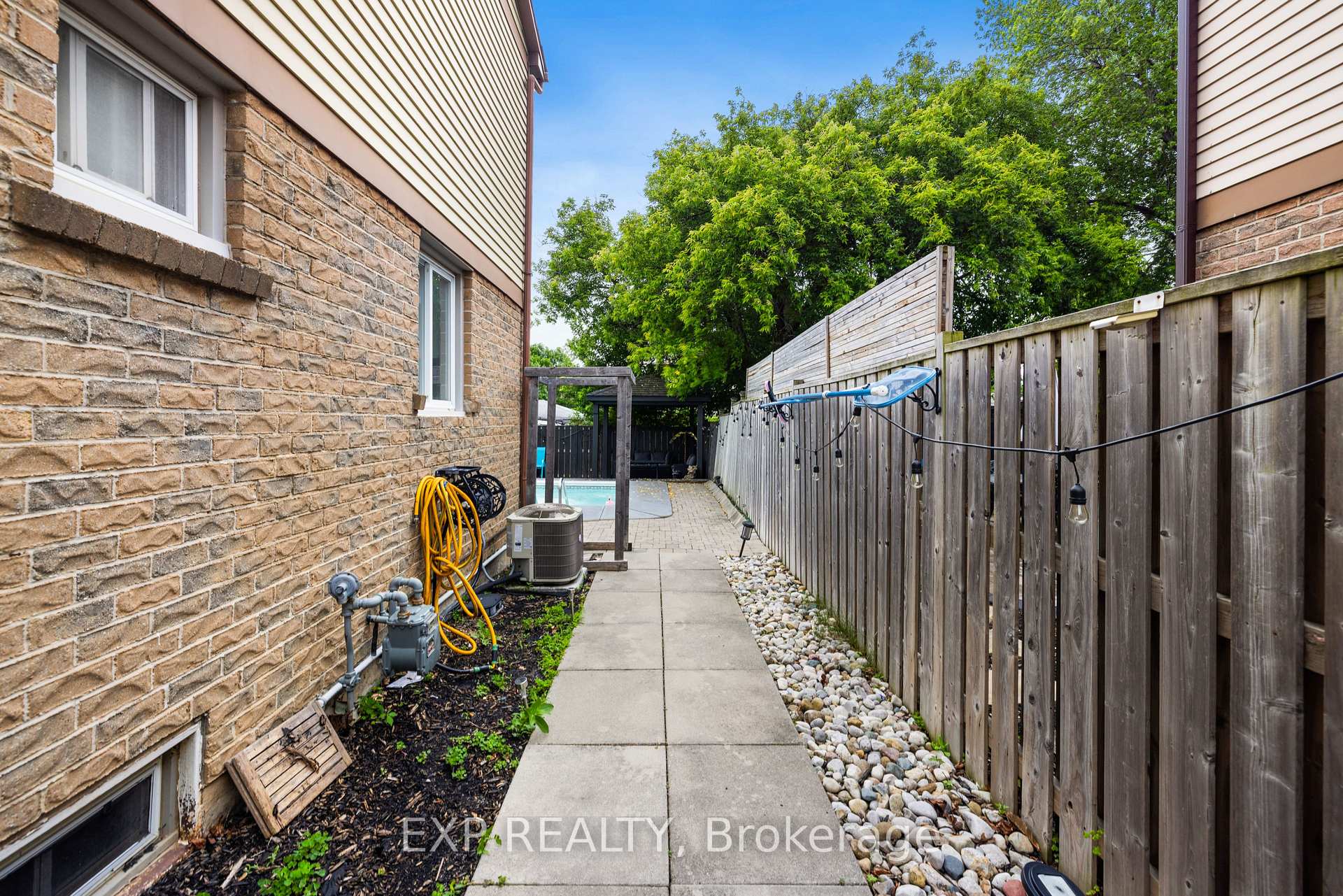 Photo 7 of 578 Laurier Avenue, Milton, Timberlea — HOMEH