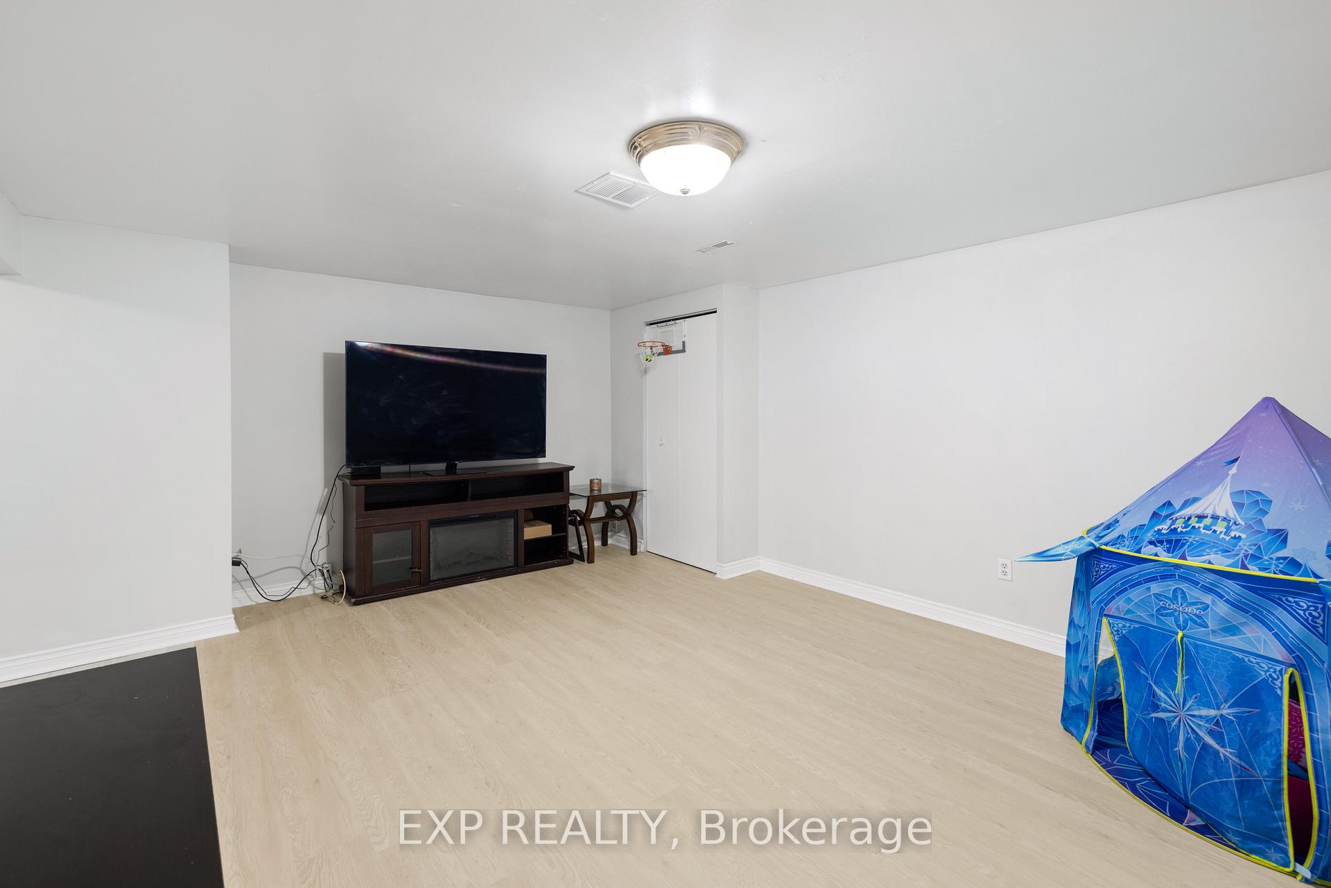 Photo 23 of 578 Laurier Avenue, Milton, Timberlea — HOMEH