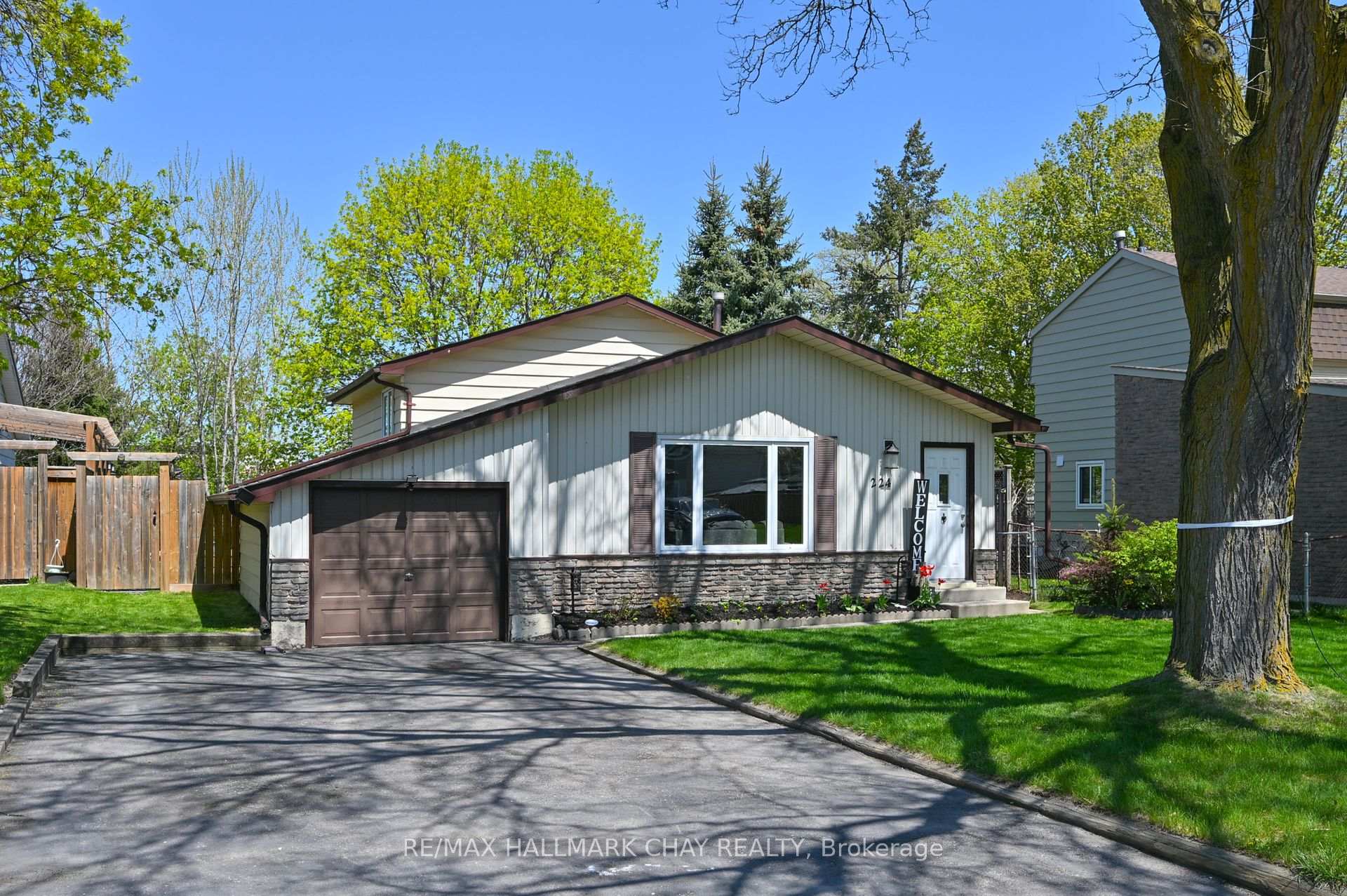Photo 2 of 224 Tupper Boulevard, New Tecumseth, Alliston — HOMEH