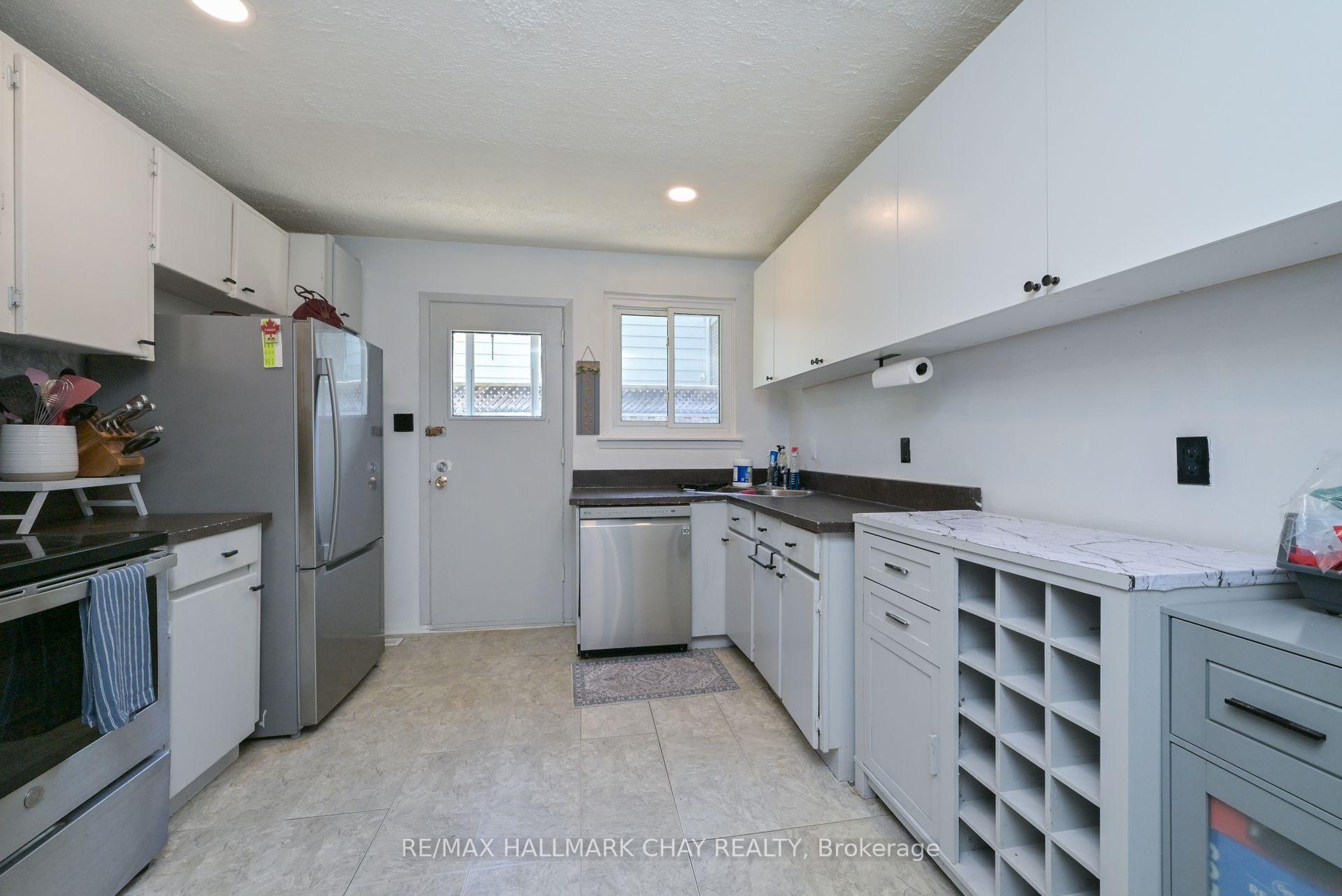 Photo 11 of 224 Tupper Boulevard, New Tecumseth, Alliston — HOMEH
