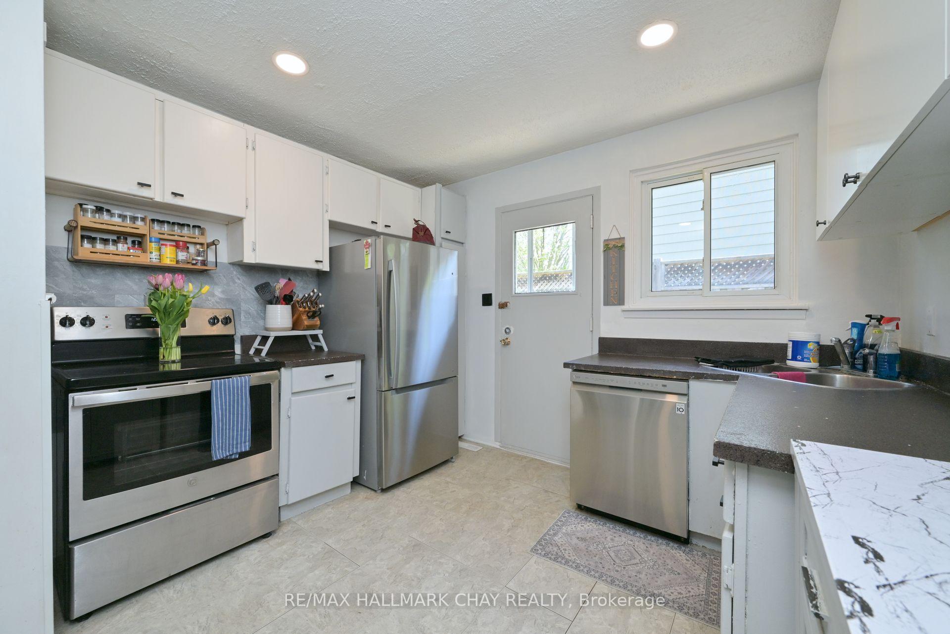 Photo 12 of 224 Tupper Boulevard, New Tecumseth, Alliston — HOMEH