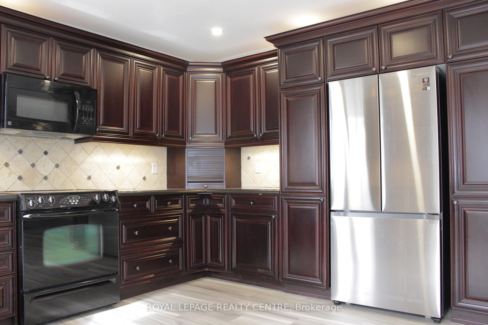 Photo 3 of Unit 3, 5425 Eighth Line, Milton, Rural Trafalgar — HOMEH