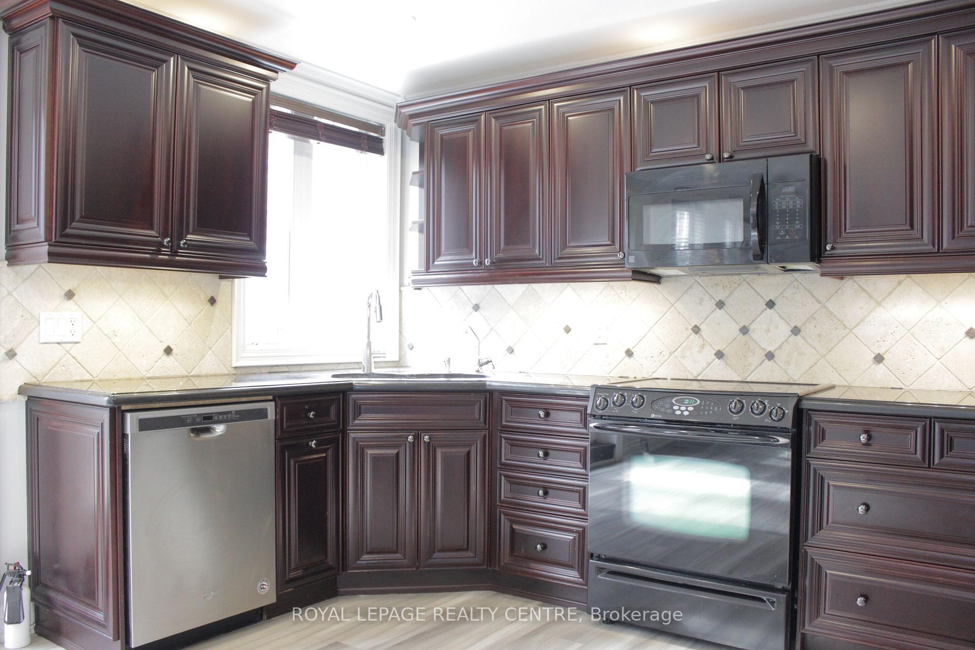 Photo 4 of Unit 3, 5425 Eighth Line, Milton, Rural Trafalgar — HOMEH