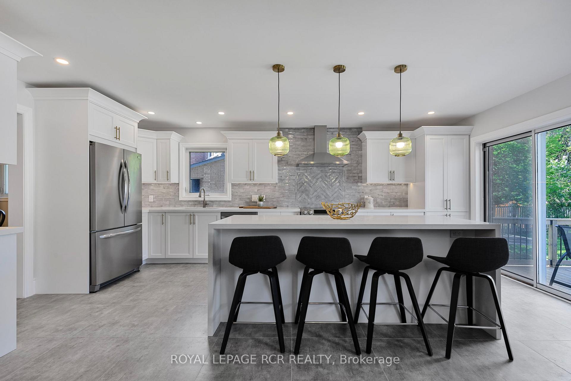 Photo 28 of 155 Bowerman Boulevard, New Tecumseth, Alliston — HOMEH
