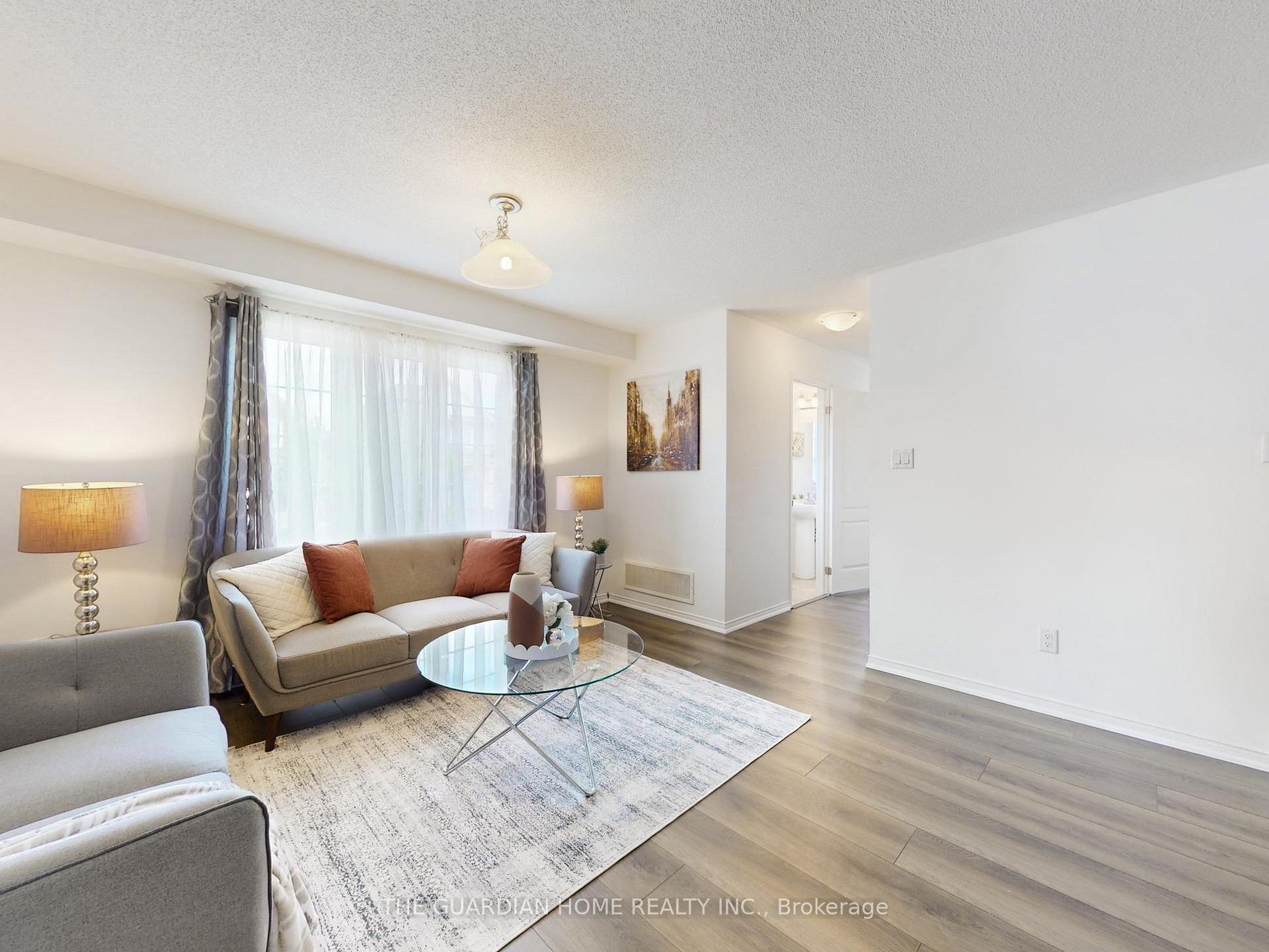 Photo 10 of 1112 Schooling Drive, Oshawa, Taunton — HOMEH