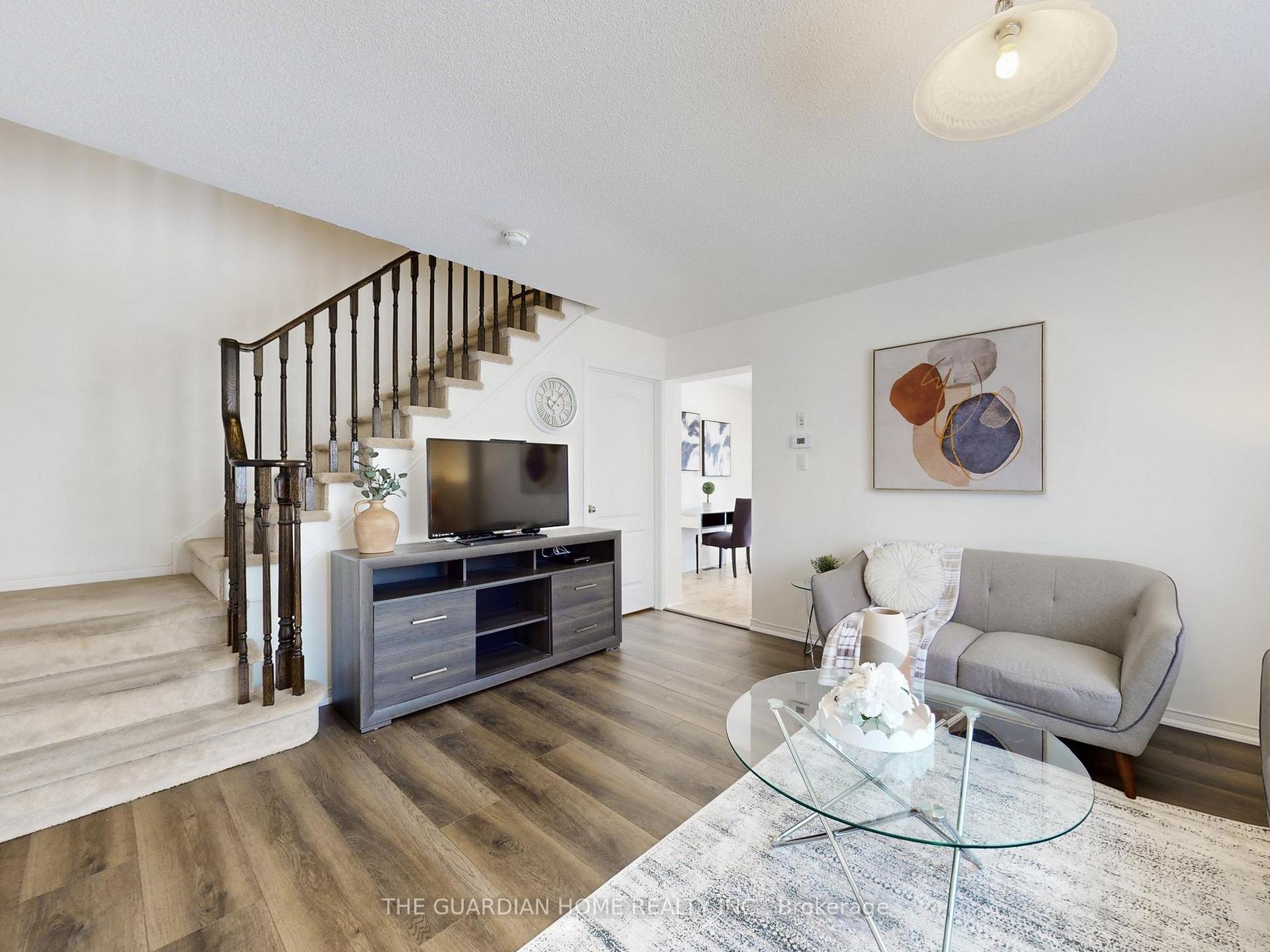Photo 12 of 1112 Schooling Drive, Oshawa, Taunton — HOMEH