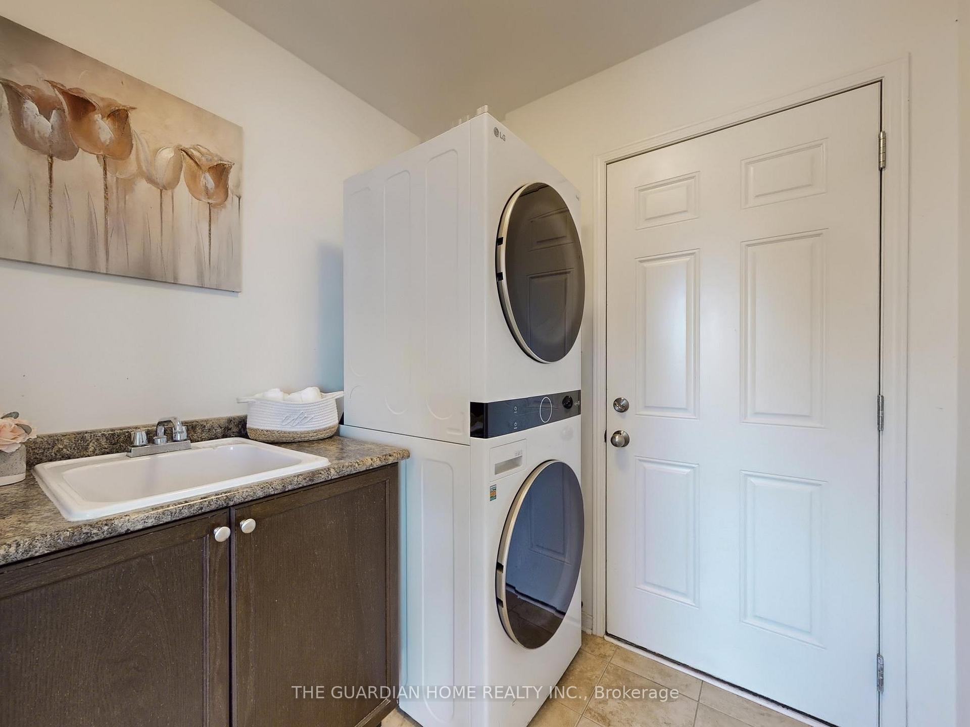 Photo 31 of 1112 Schooling Drive, Oshawa, Taunton — HOMEH