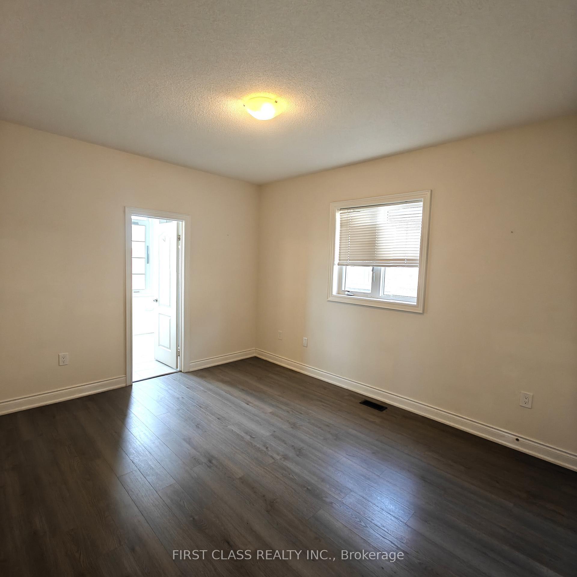Photo 4 of 1538 Devine Point, Milton, Ford — HOMEH