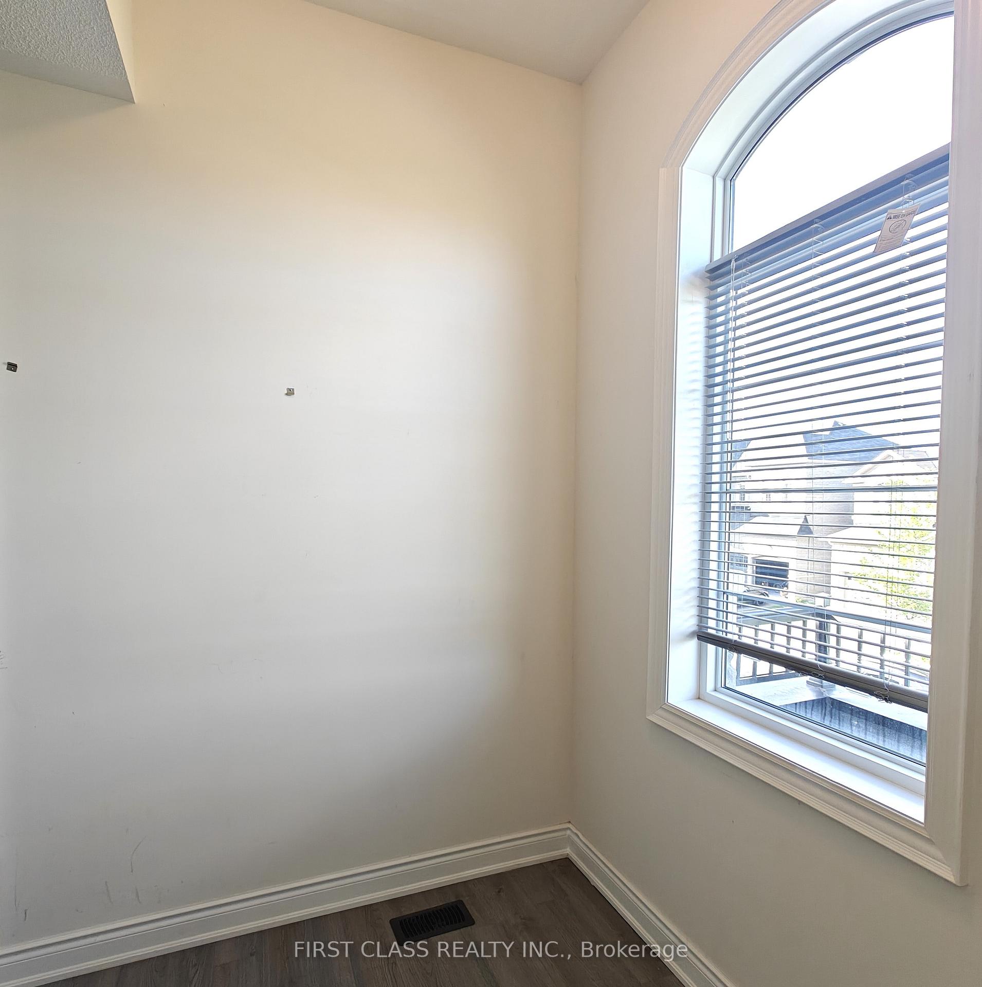 Photo 9 of 1538 Devine Point, Milton, Ford — HOMEH