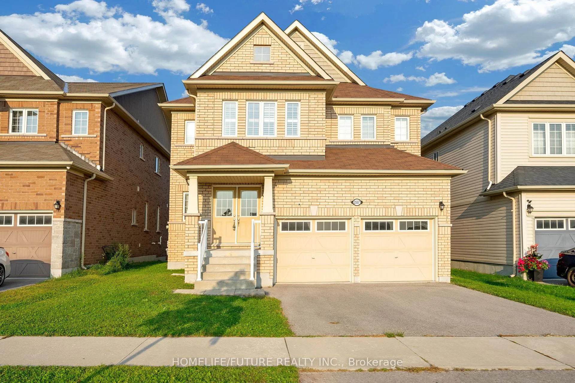 Photo 4 of 2557 Bridle Road, Oshawa, Windfields — HOMEH